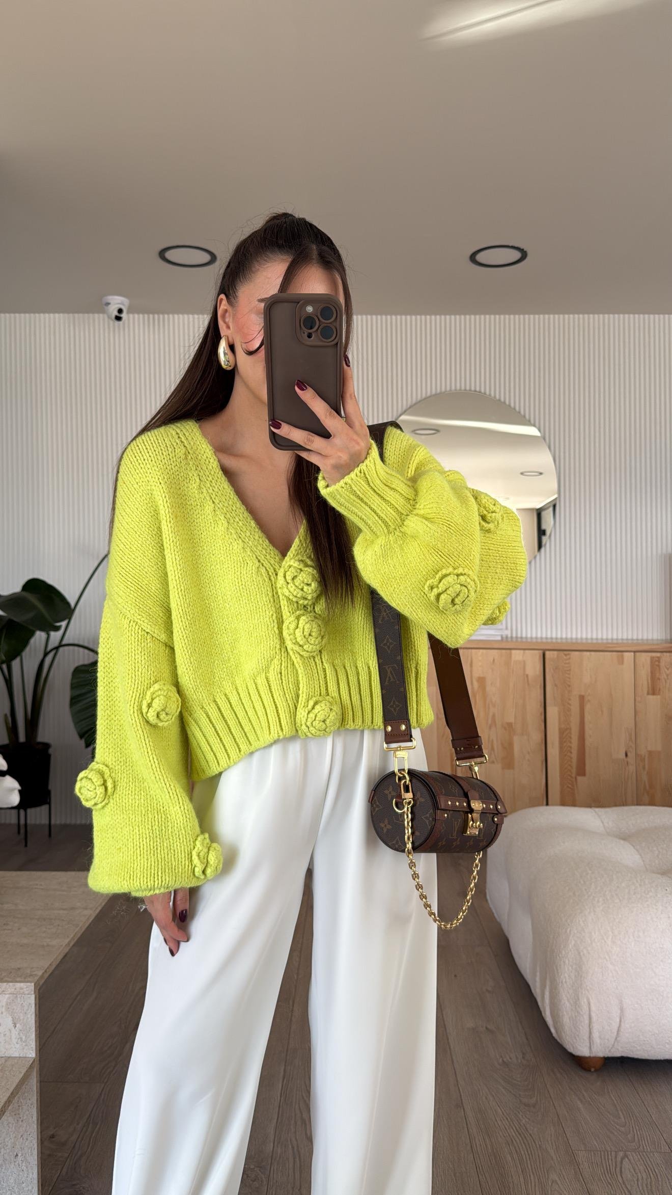 Neon Yeşil V Yaka Gül Nakışlı Balon Kol Dilvin Hırka 