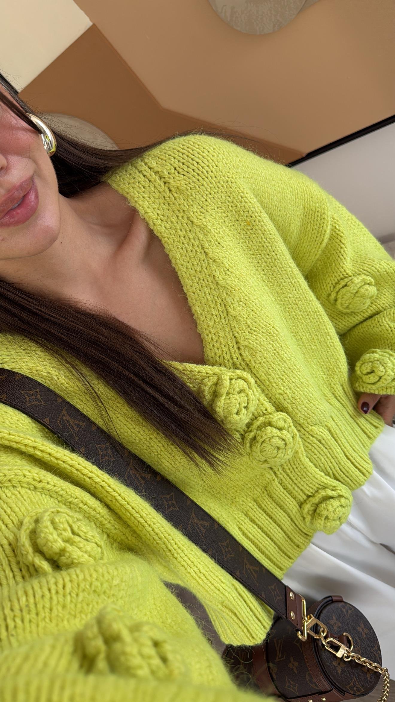 Neon Yeşil V Yaka Gül Nakışlı Balon Kol Dilvin Hırka 