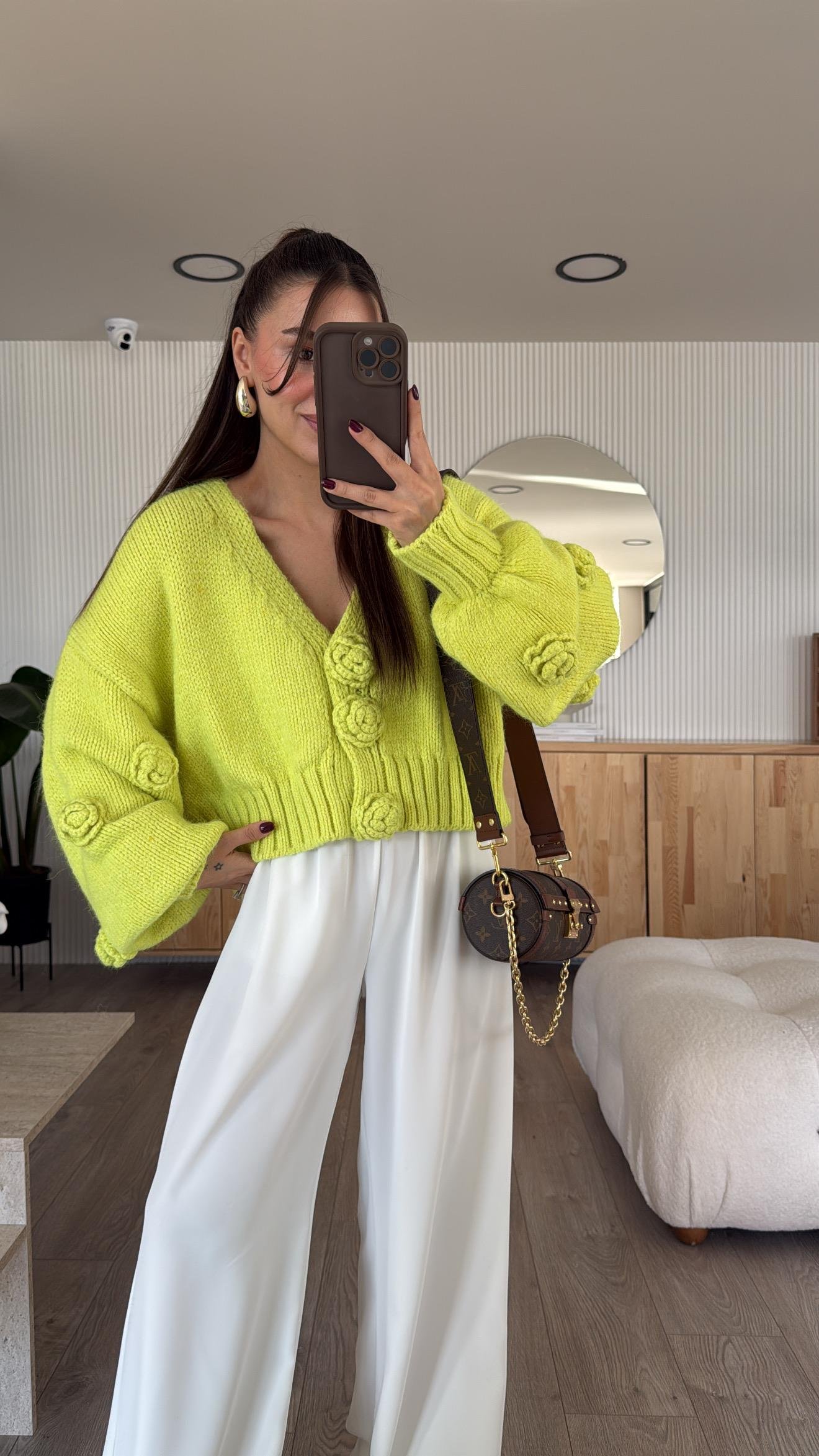 Neon Yeşil V Yaka Gül Nakışlı Balon Kol Dilvin Hırka 