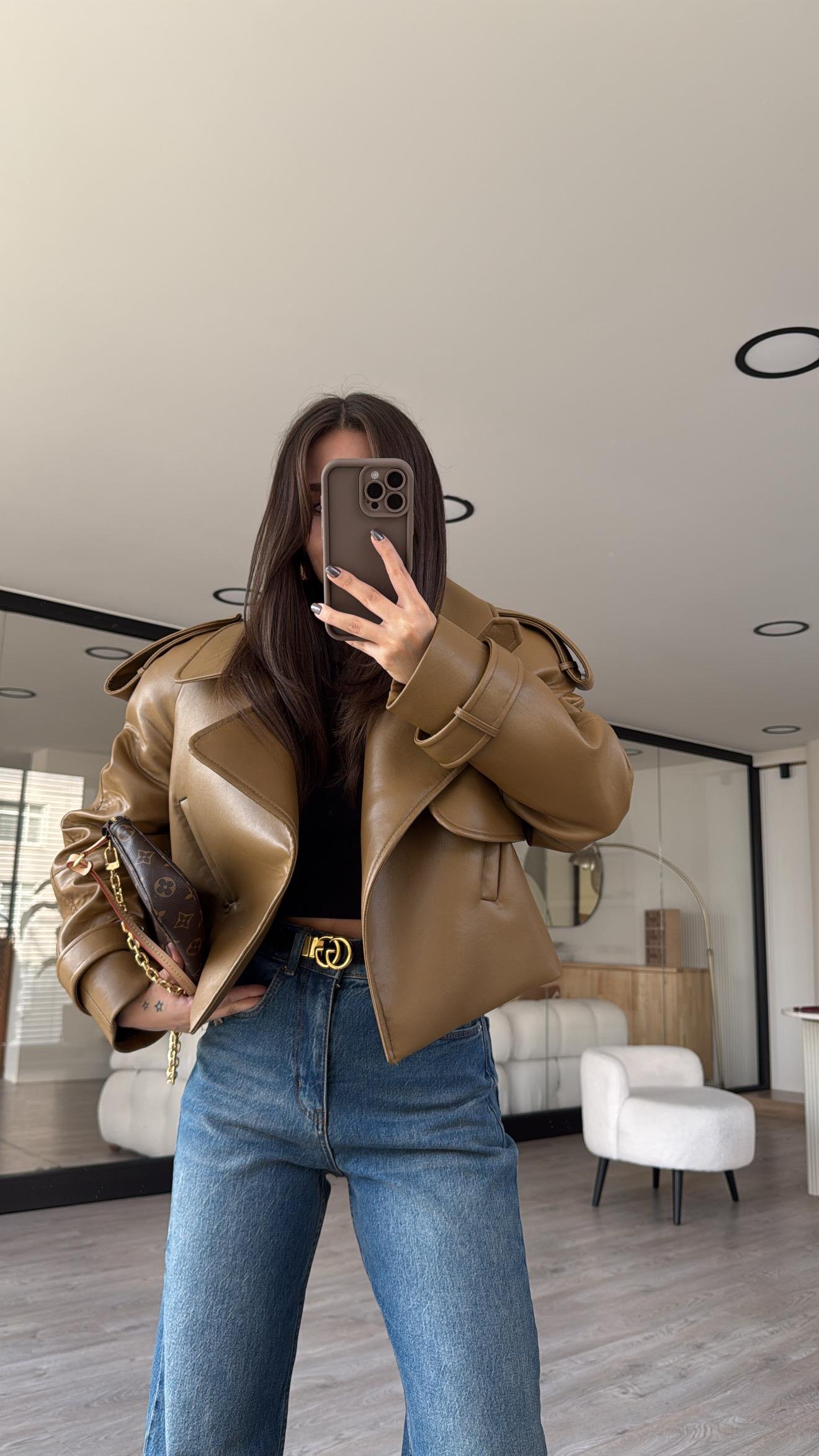 Olive Yeşili Cep Detaylı Tokalı Crop Deri Ceket