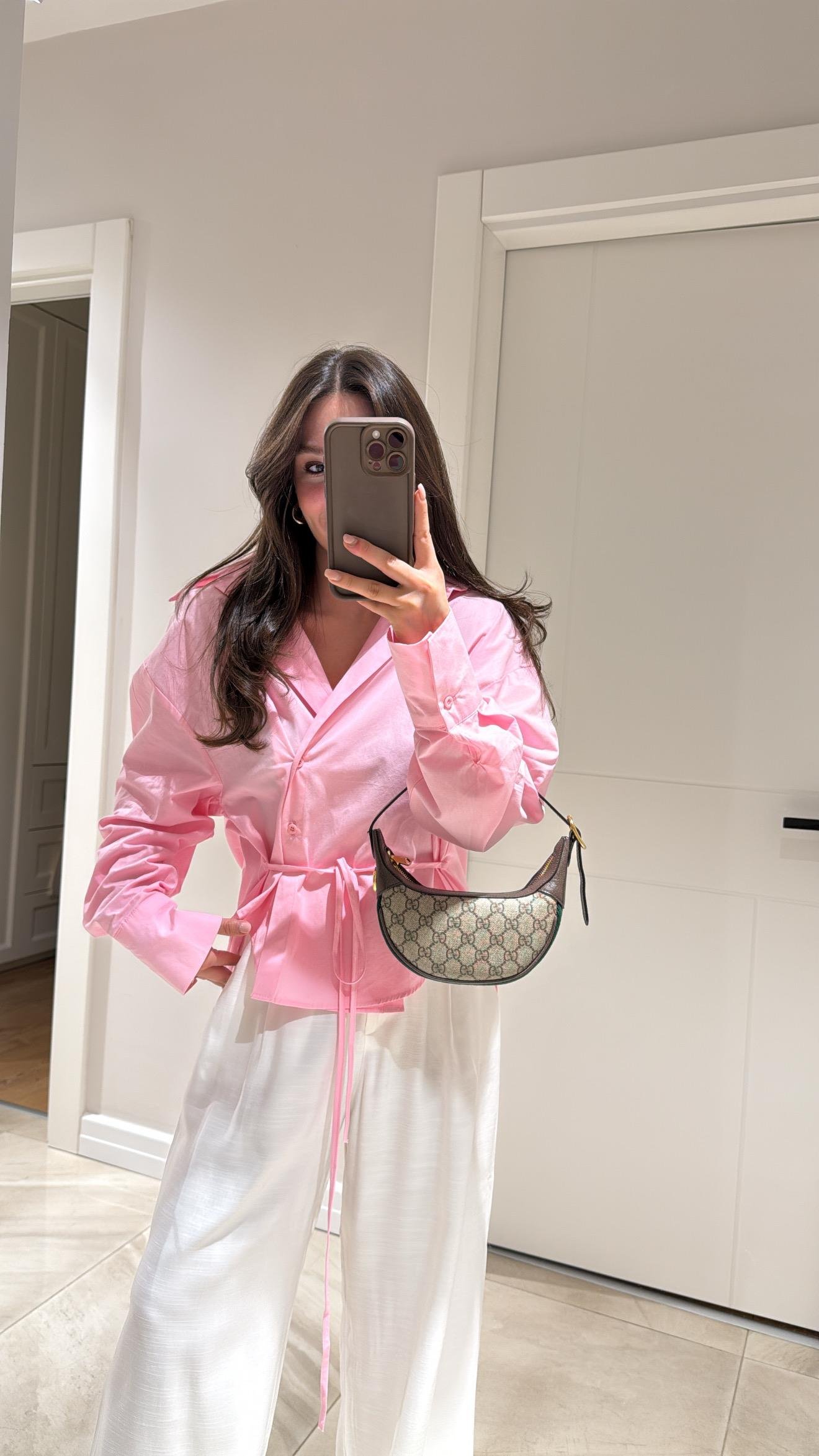 Pembe Çift Düğmeli V Yaka Marka Model Gömlek