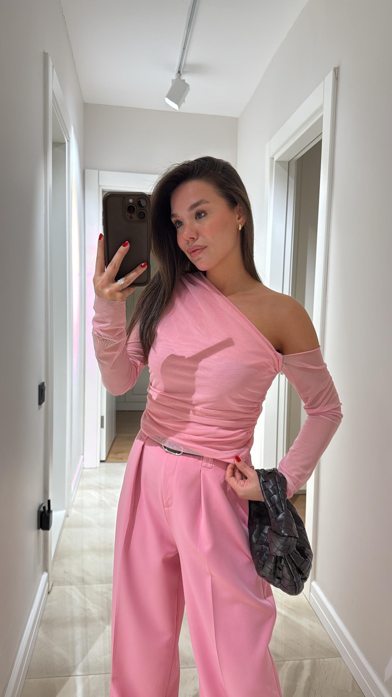 Pembe Düşük Omuz Detaylı Drapeli Tül Bluz