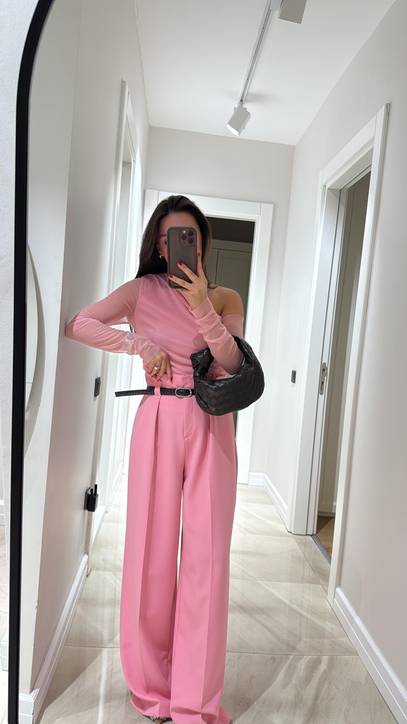 Pembe Kemer Detaylı Geniş Paça Pantolon