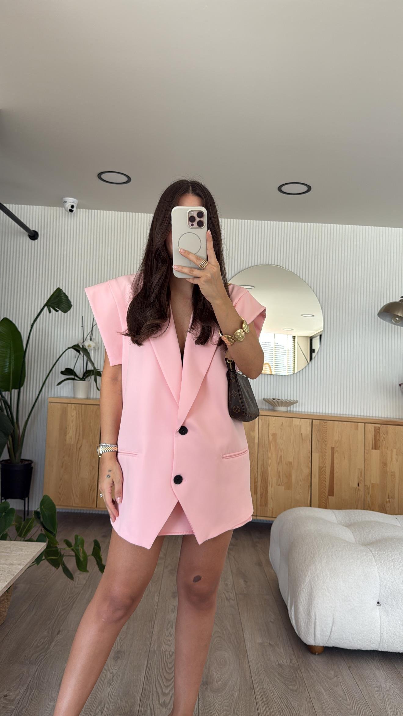 Pembe Kol Detaylı Yelekli Etek Takım