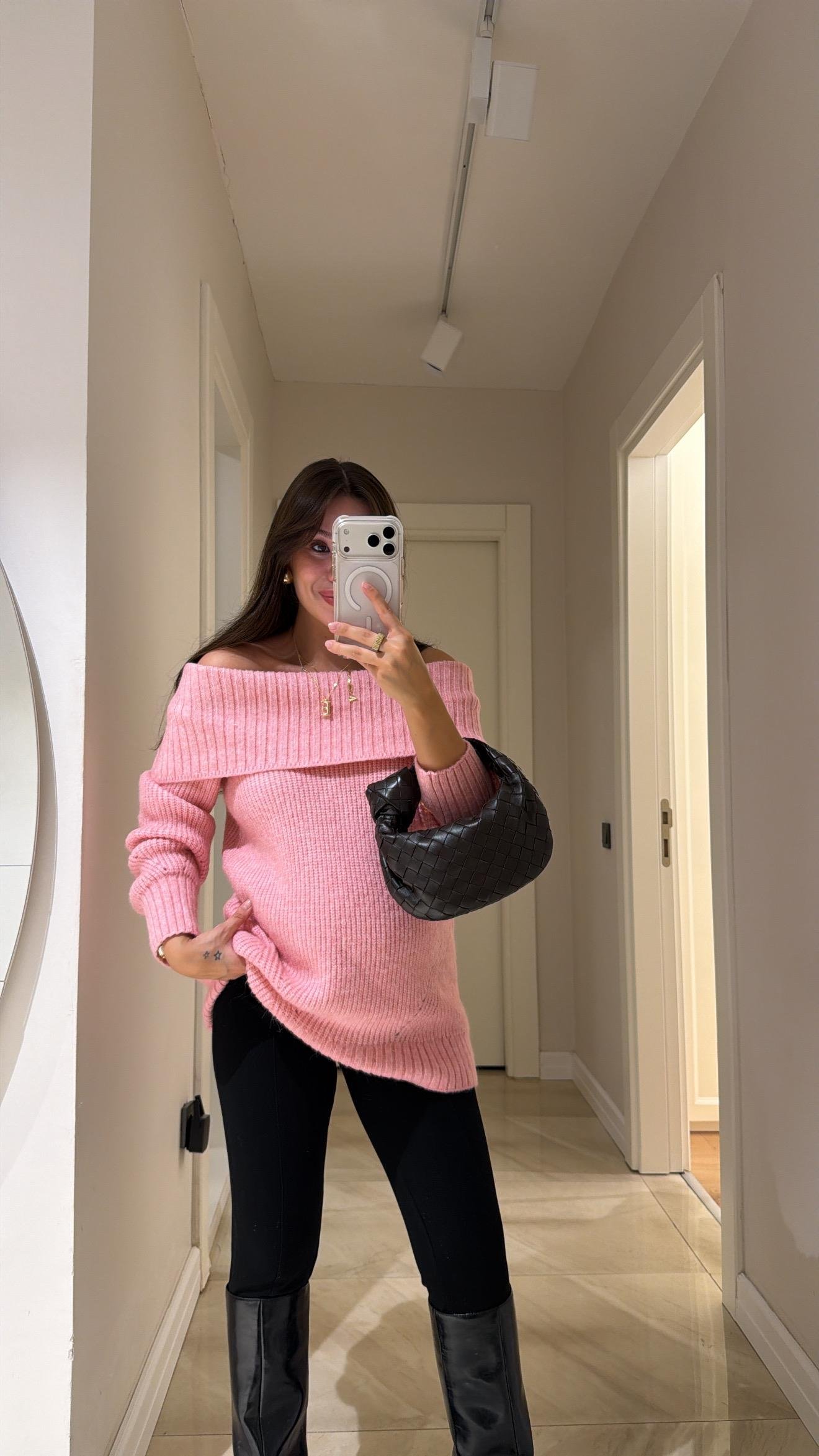 Pembe Madonna Yaka Marka Model Triko Kazak