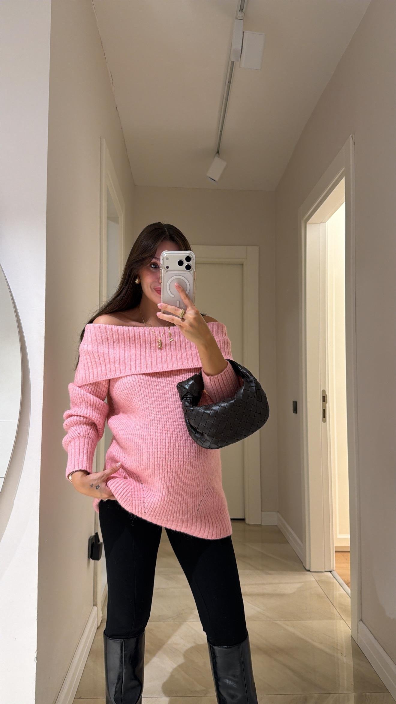 Pembe Madonna Yaka Marka Model Triko Kazak