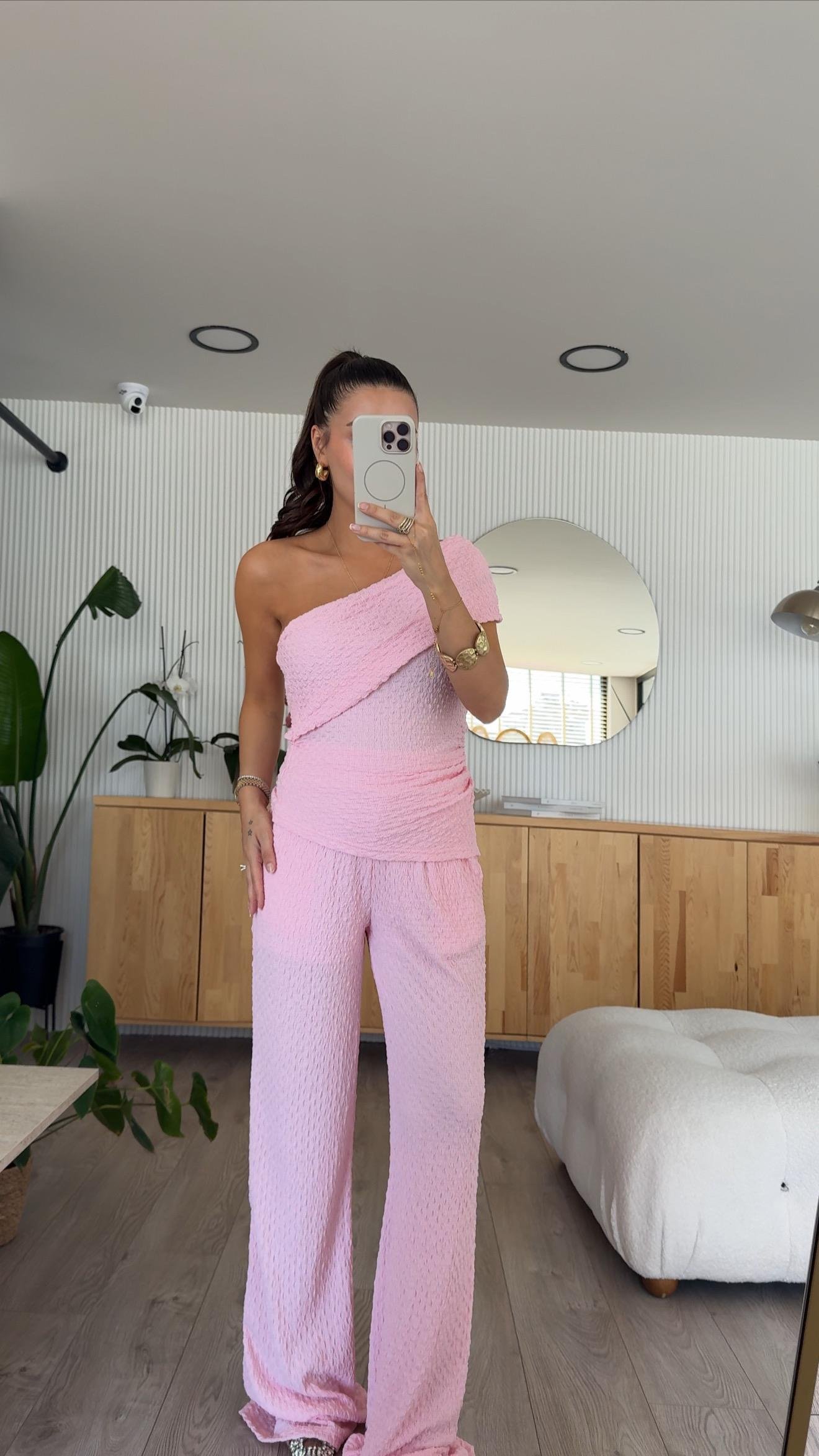 Pembe Tek Kol Dokulu Takım