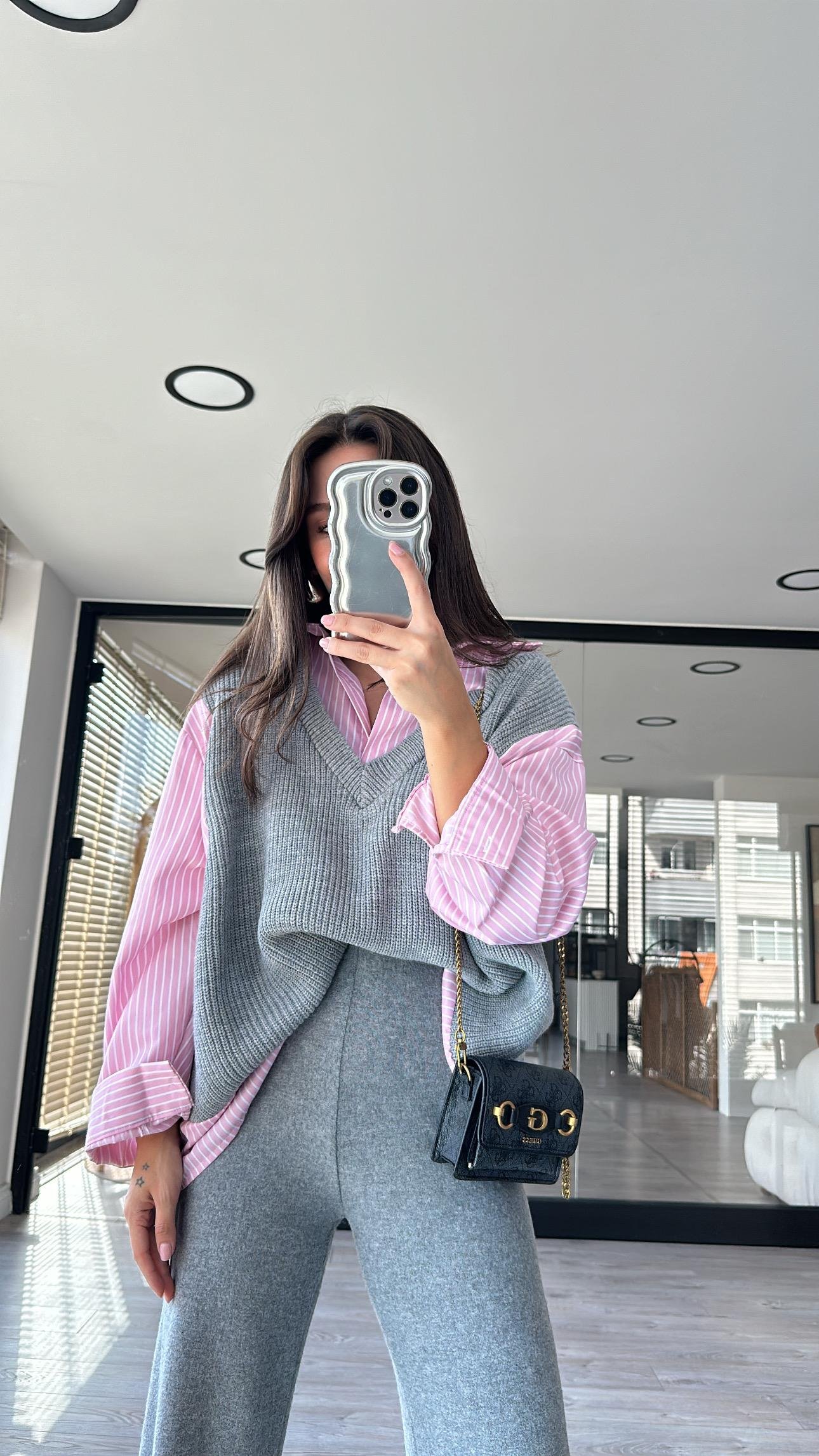 Pembe Triko Detaylı Garnili Gömlek 