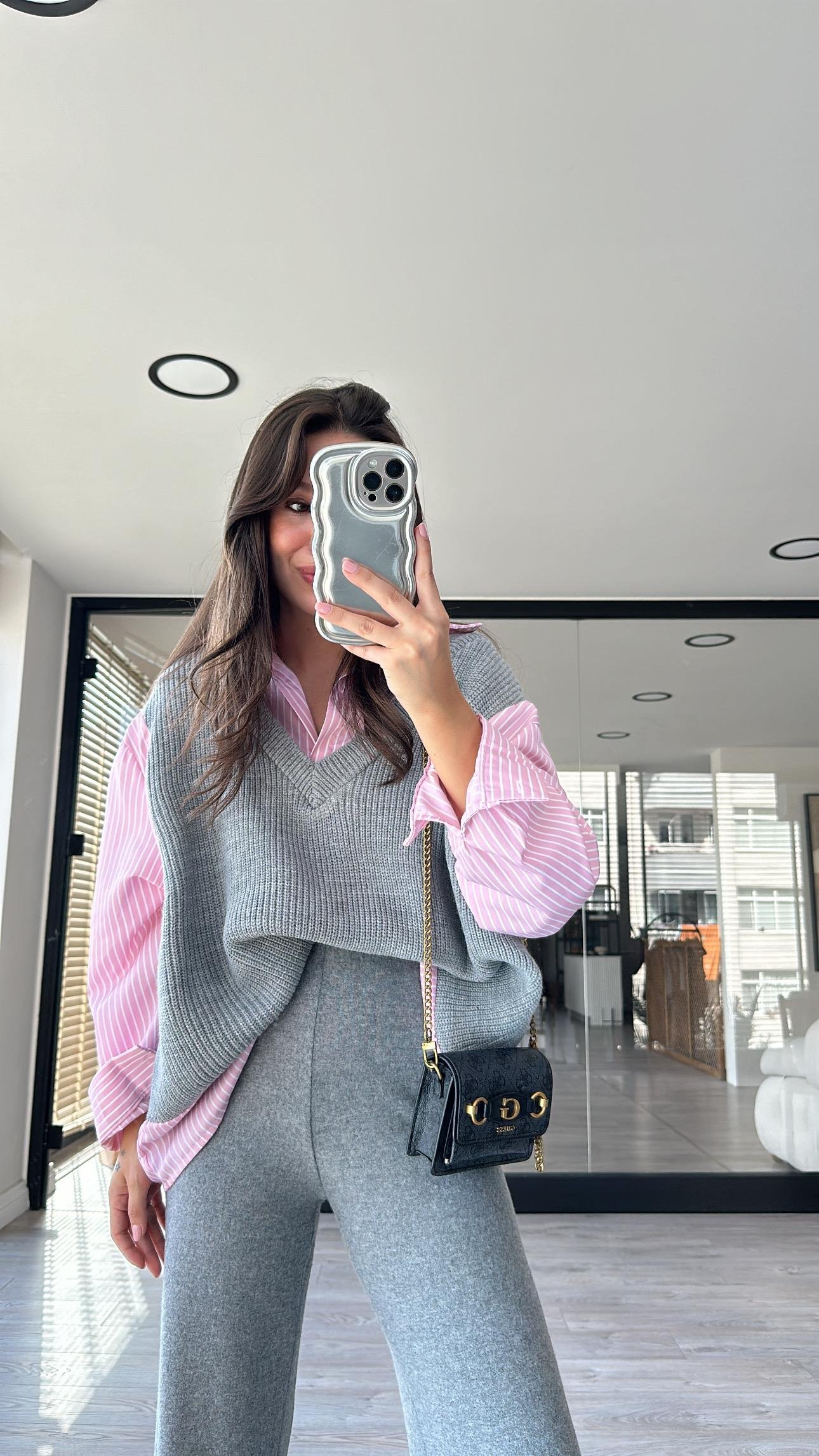 Pembe Triko Detaylı Garnili Gömlek 