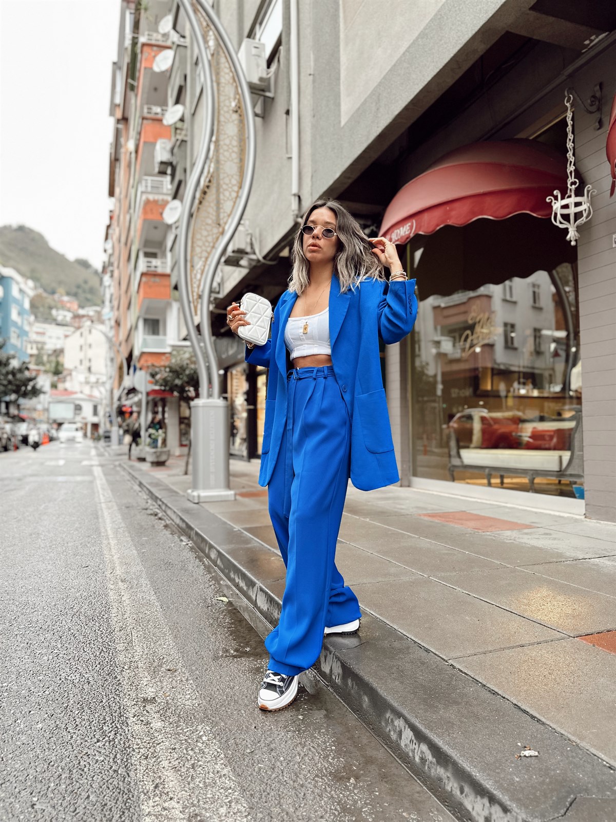 Saks Mavi Kuşaklı Bol Paça Pantolon 