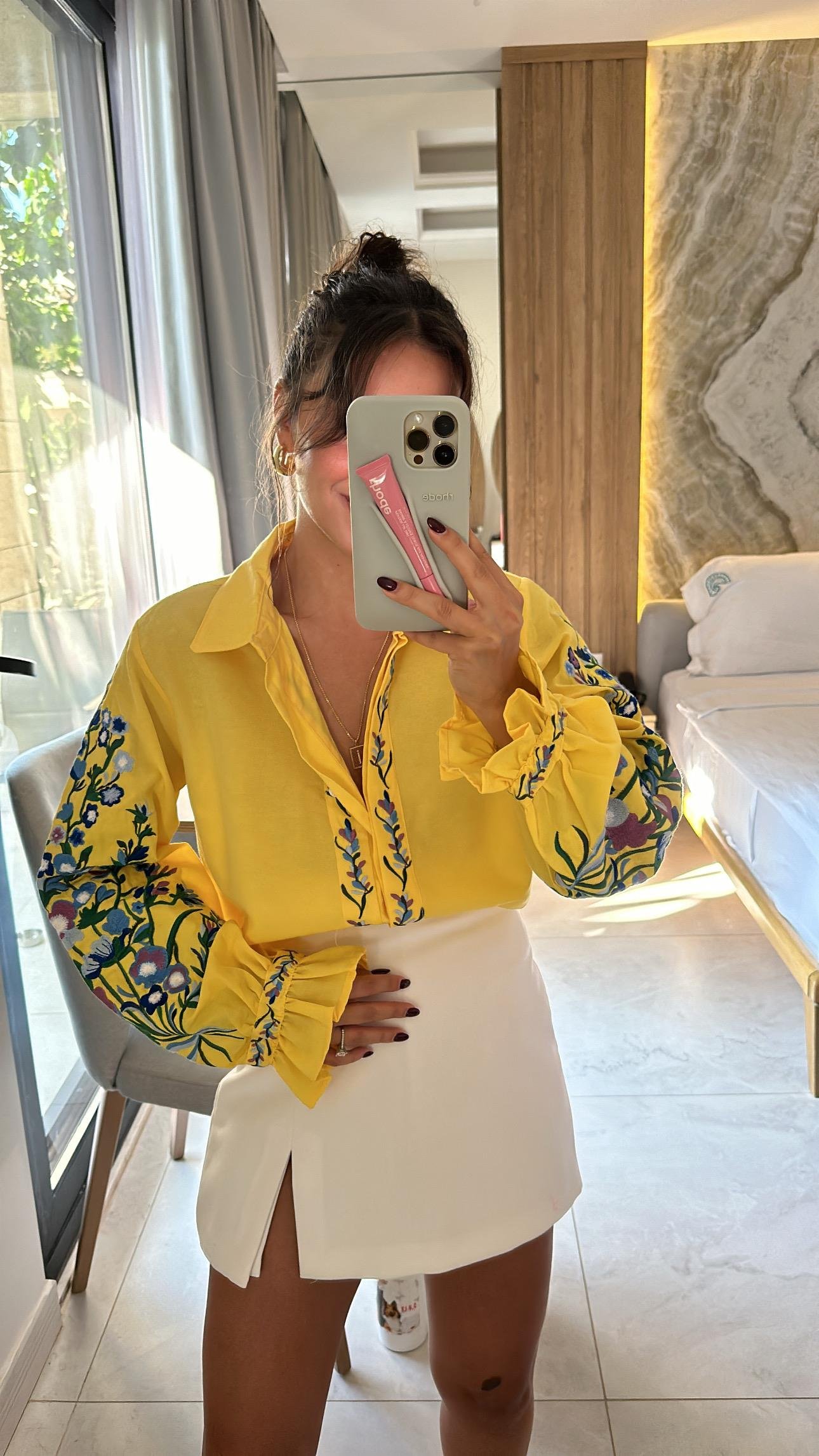 Sarı Çiçek İşlemeli Balon Kol Gömlek 