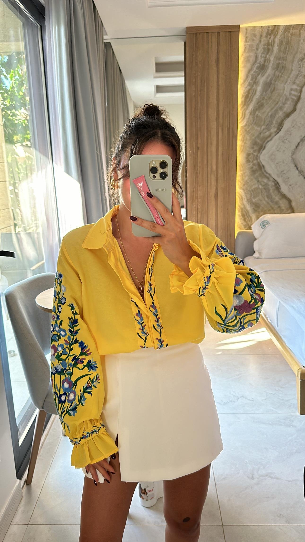 Sarı Çiçek İşlemeli Balon Kol Gömlek 