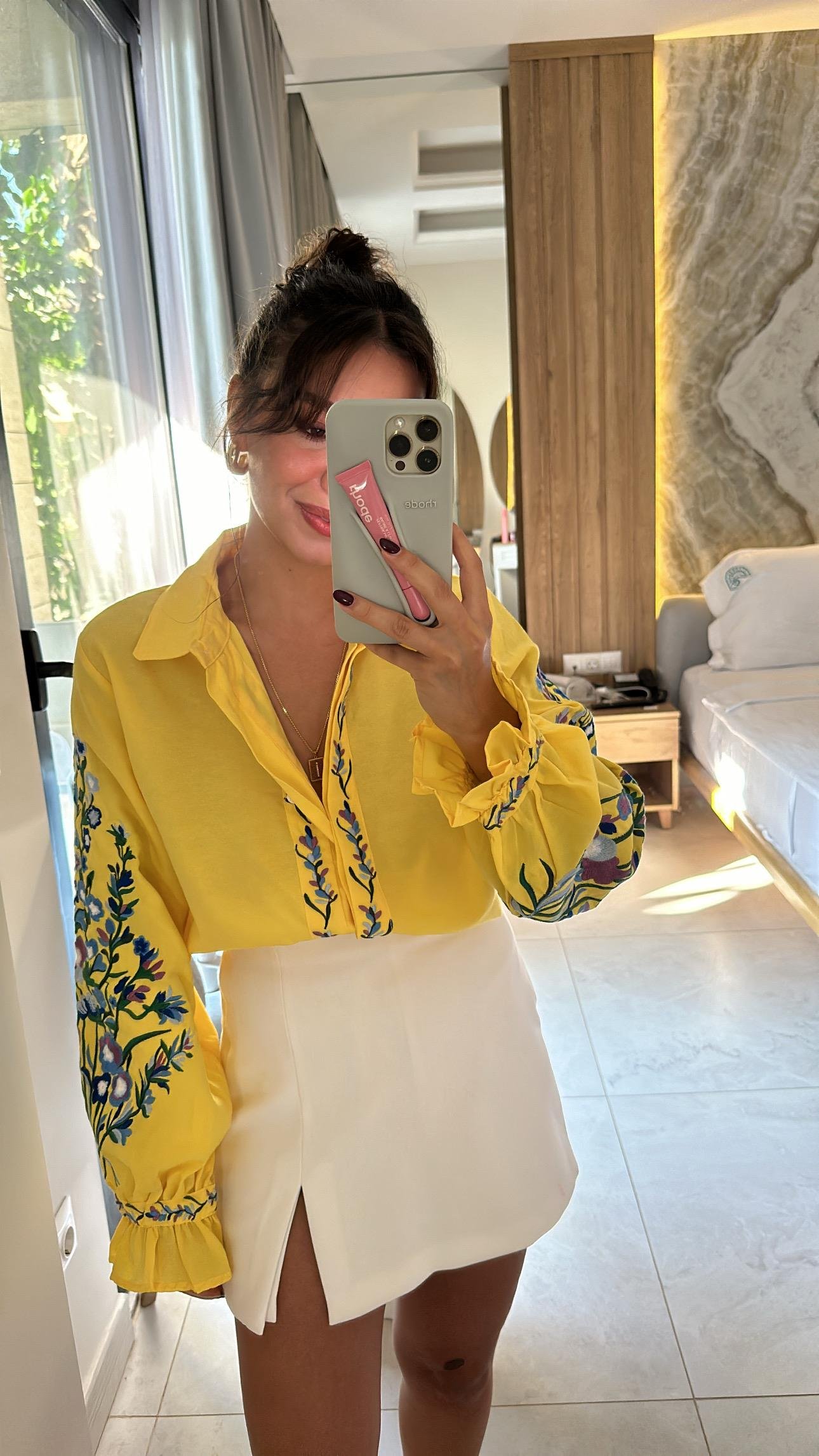 Sarı Çiçek İşlemeli Balon Kol Gömlek 