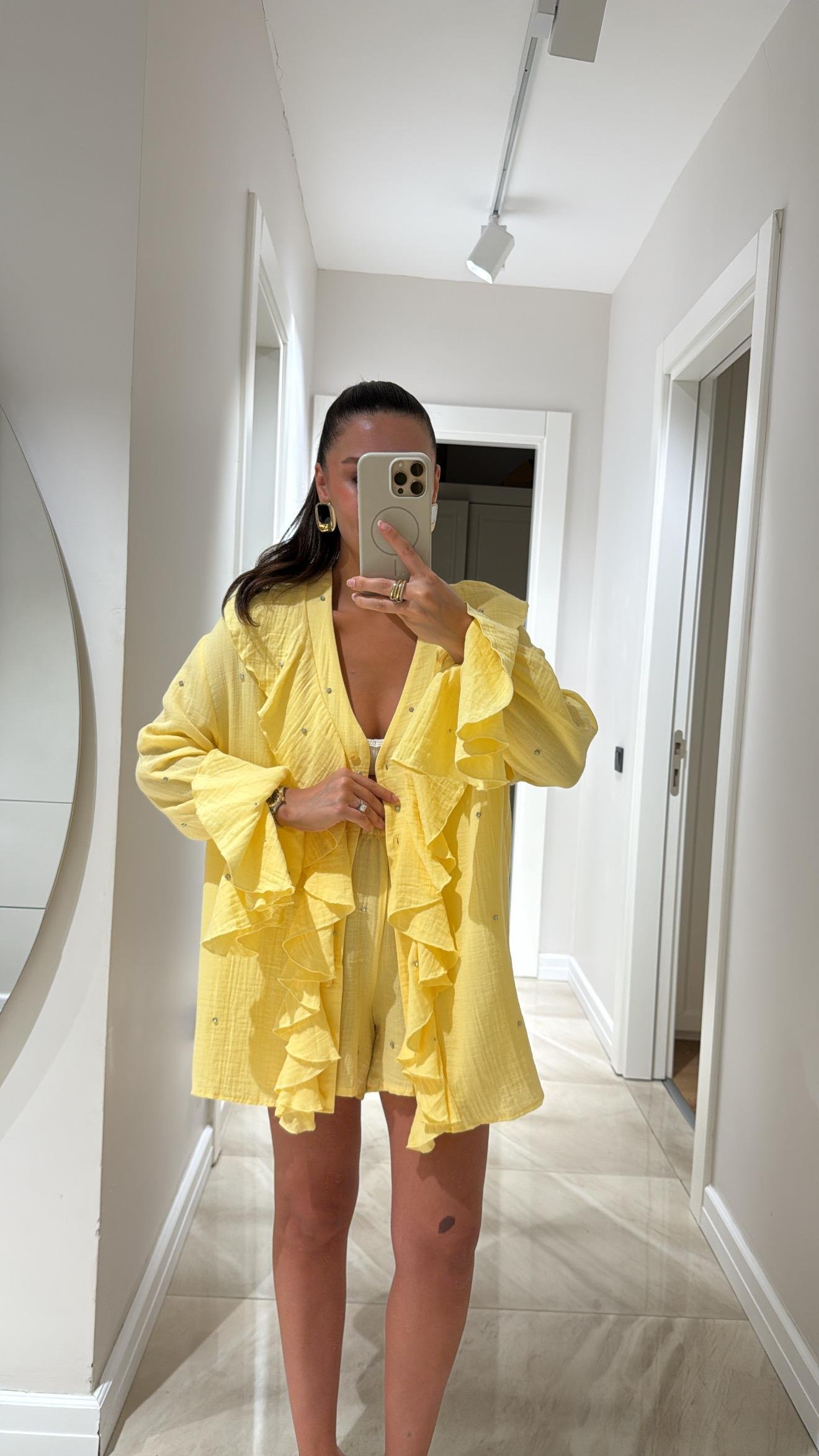 Sarı Taş Detaylı Müslin Kumaş Şort Takım