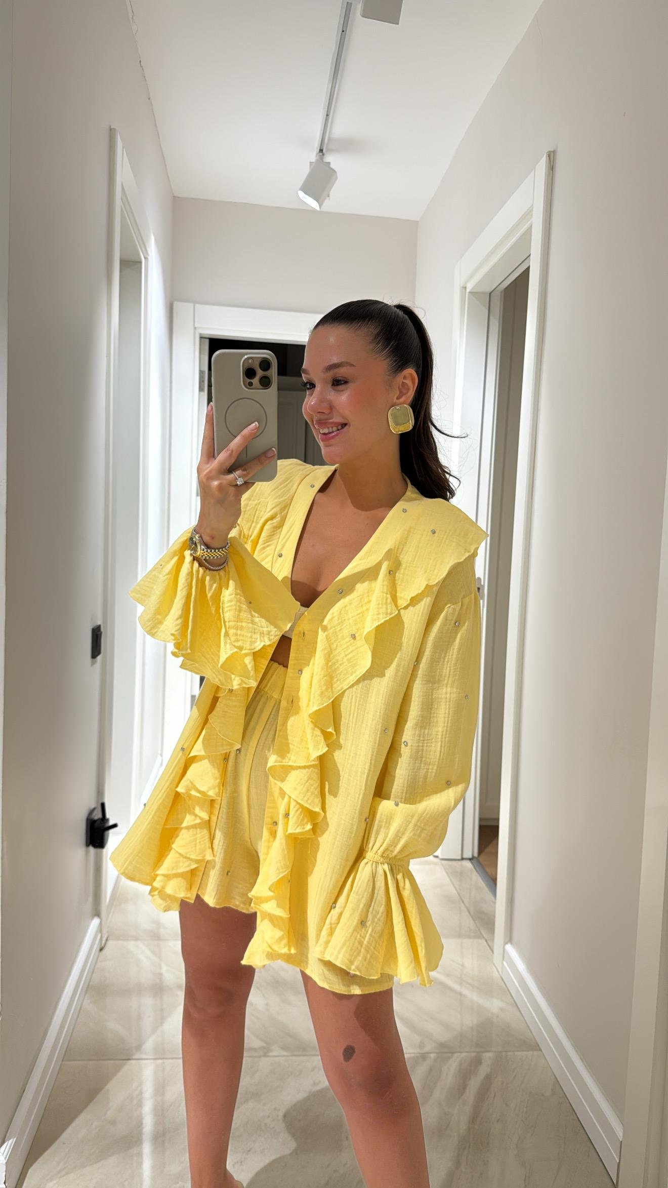 Sarı Taş Detaylı Müslin Kumaş Şort Takım