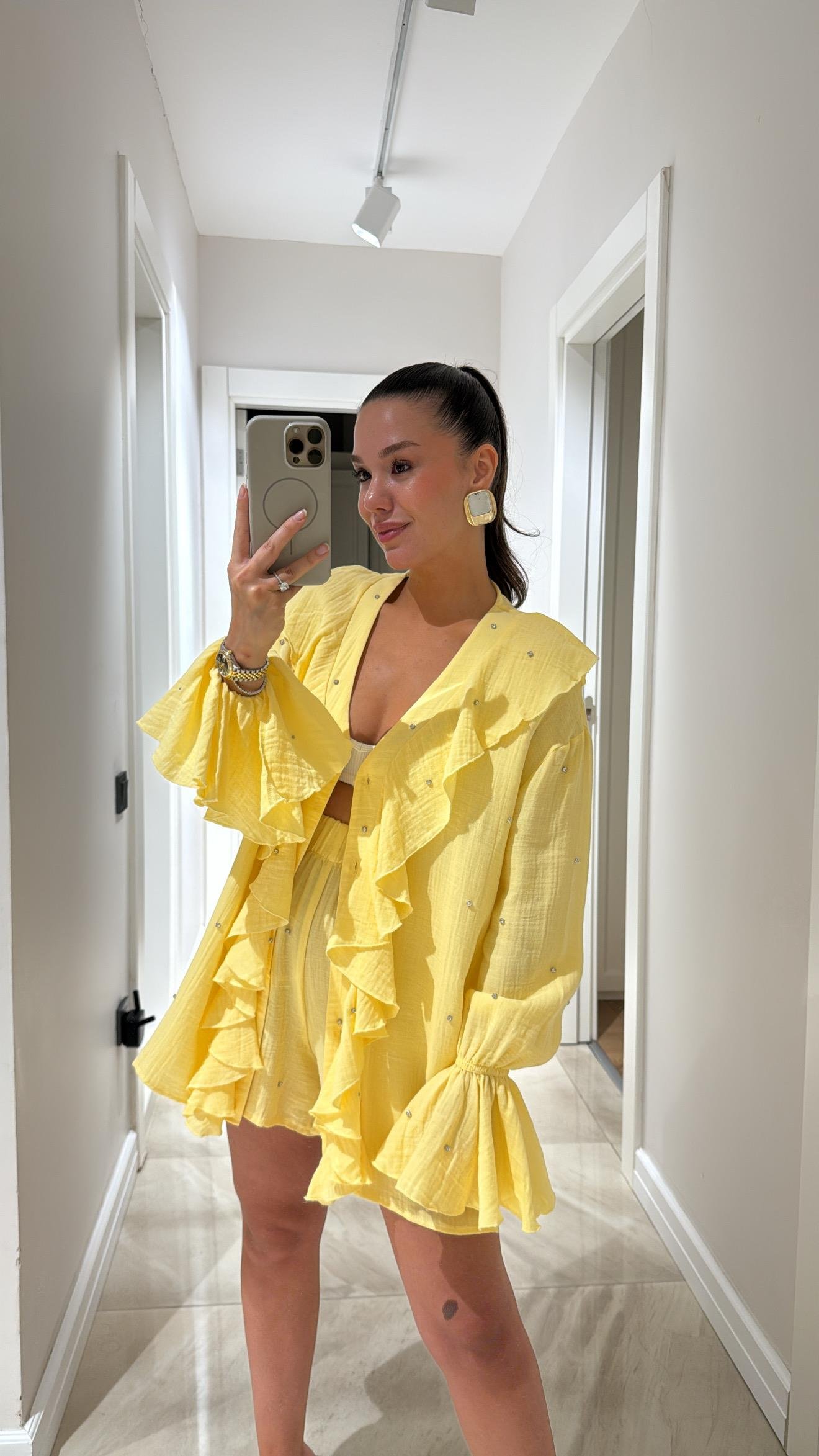 Sarı Taş Detaylı Müslin Kumaş Şort Takım