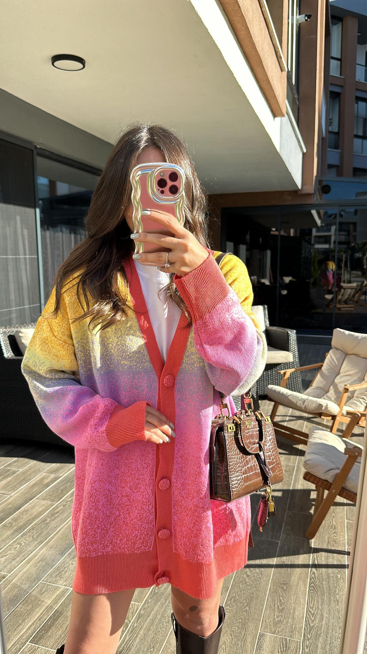 Şeker Pembe Renk Geçişli Düğmeli Hırka 