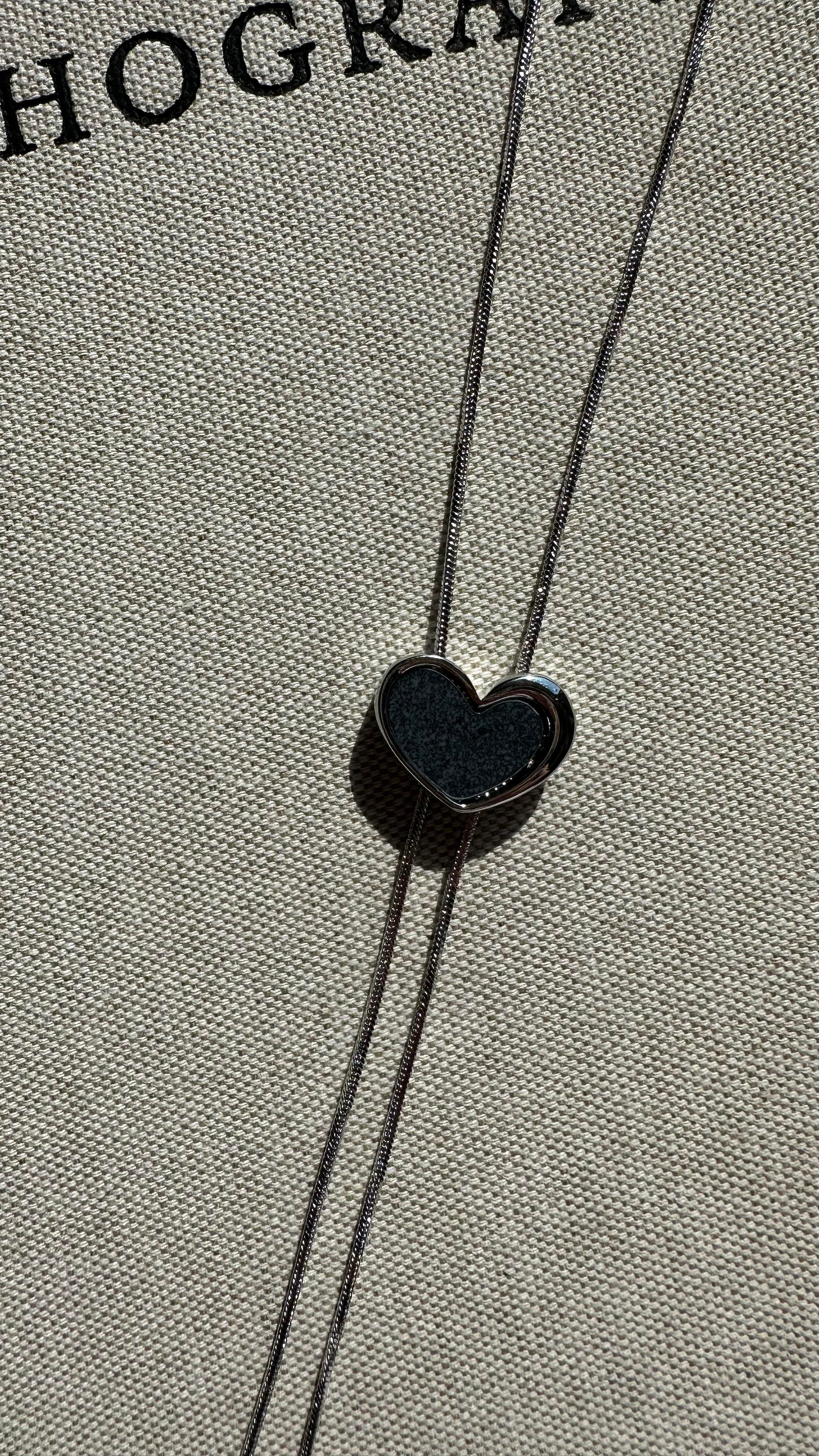 Silver Antrasit Kalp Detaylı Asansörlü Kolye