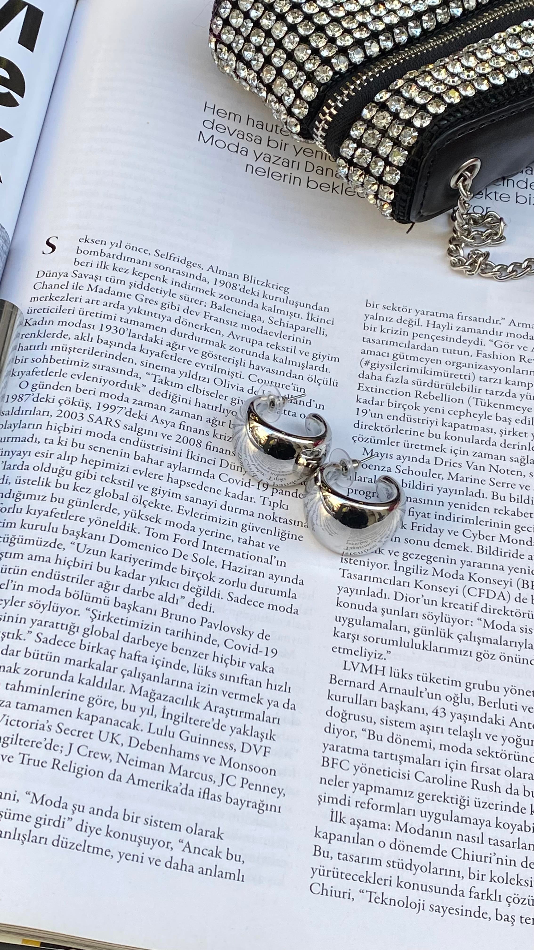 Silver Bombeli C Şekli Küpe 