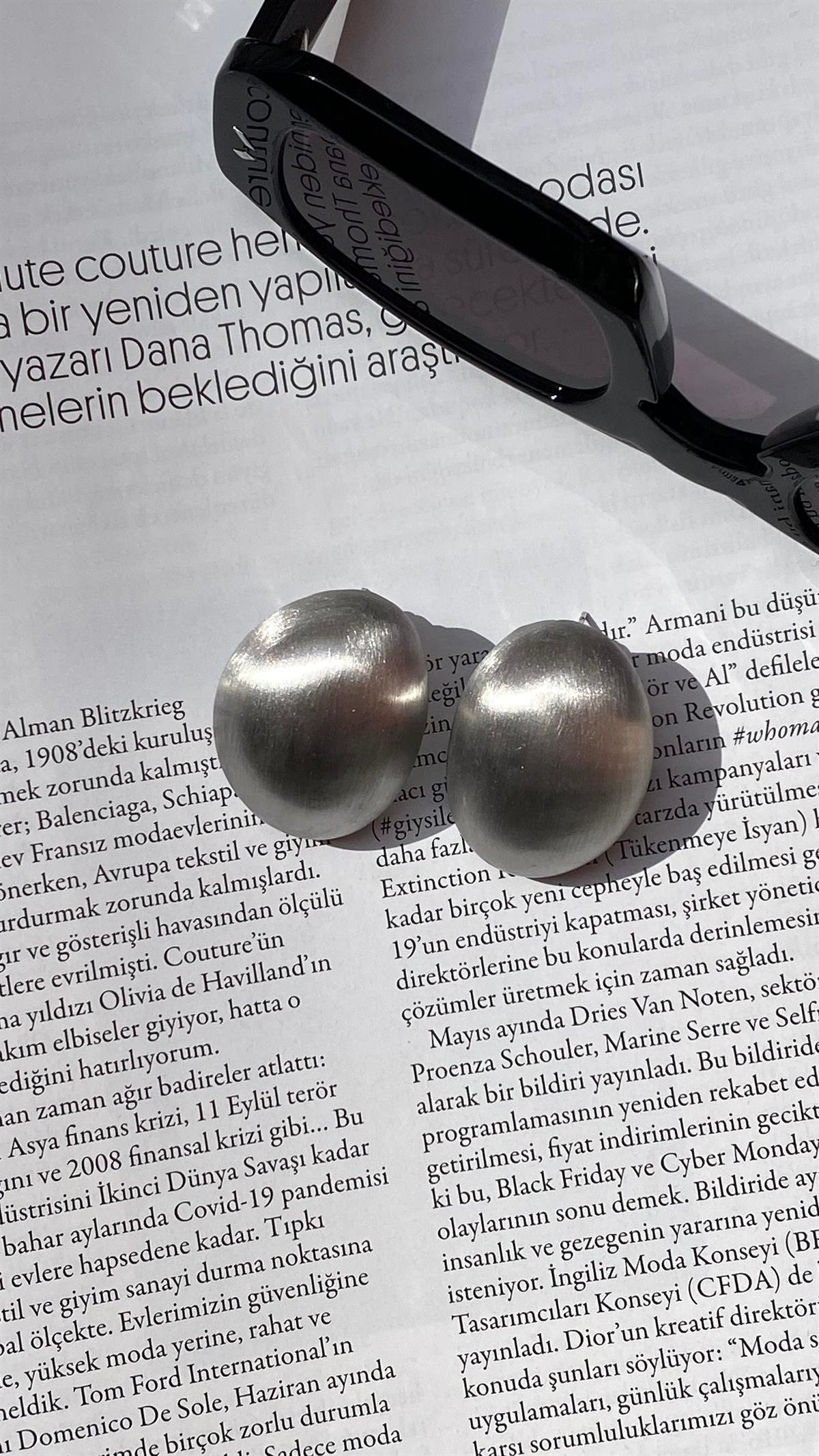 Silver Dolgulu Oval Küpe