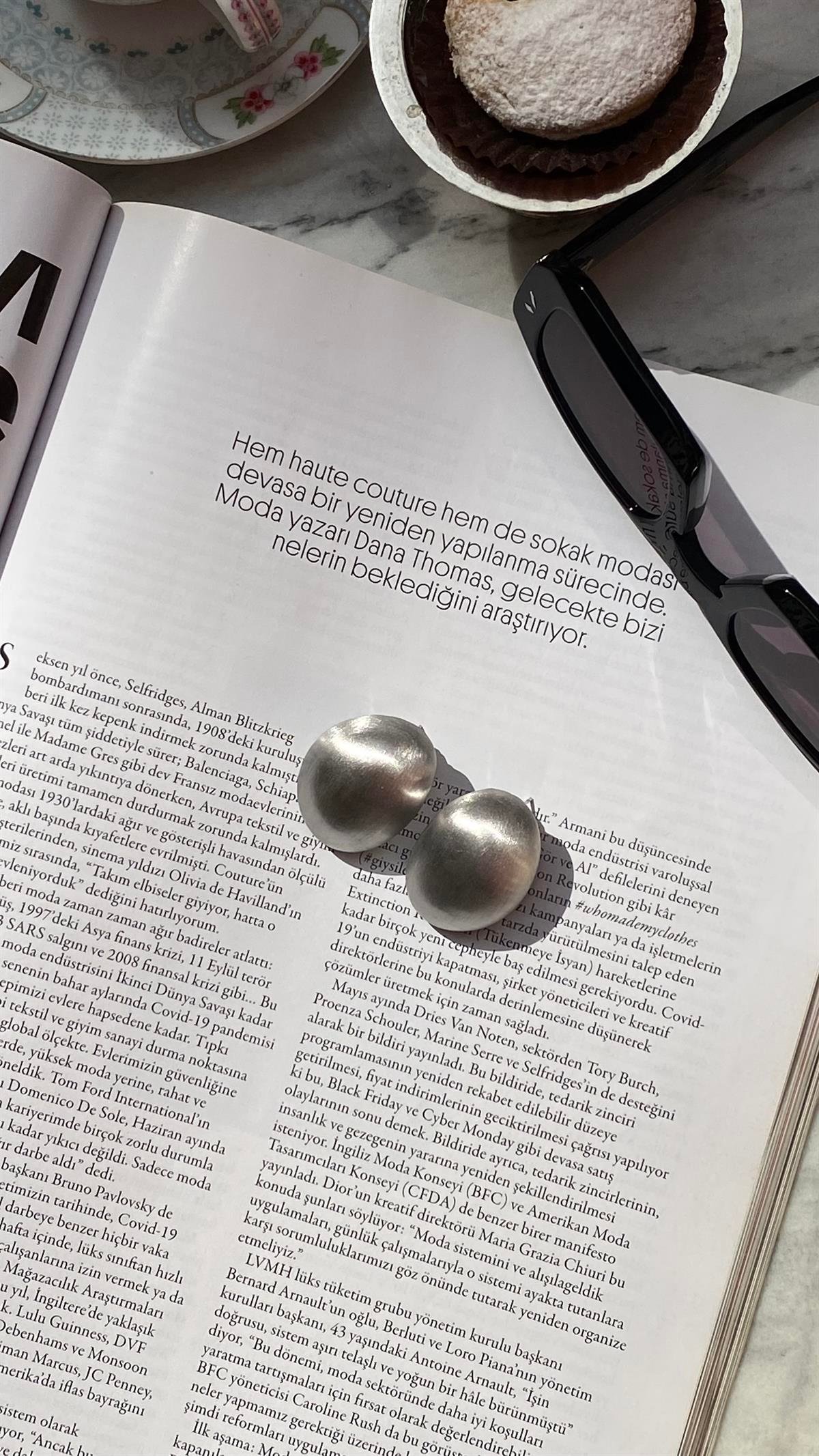 Silver Dolgulu Oval Küpe