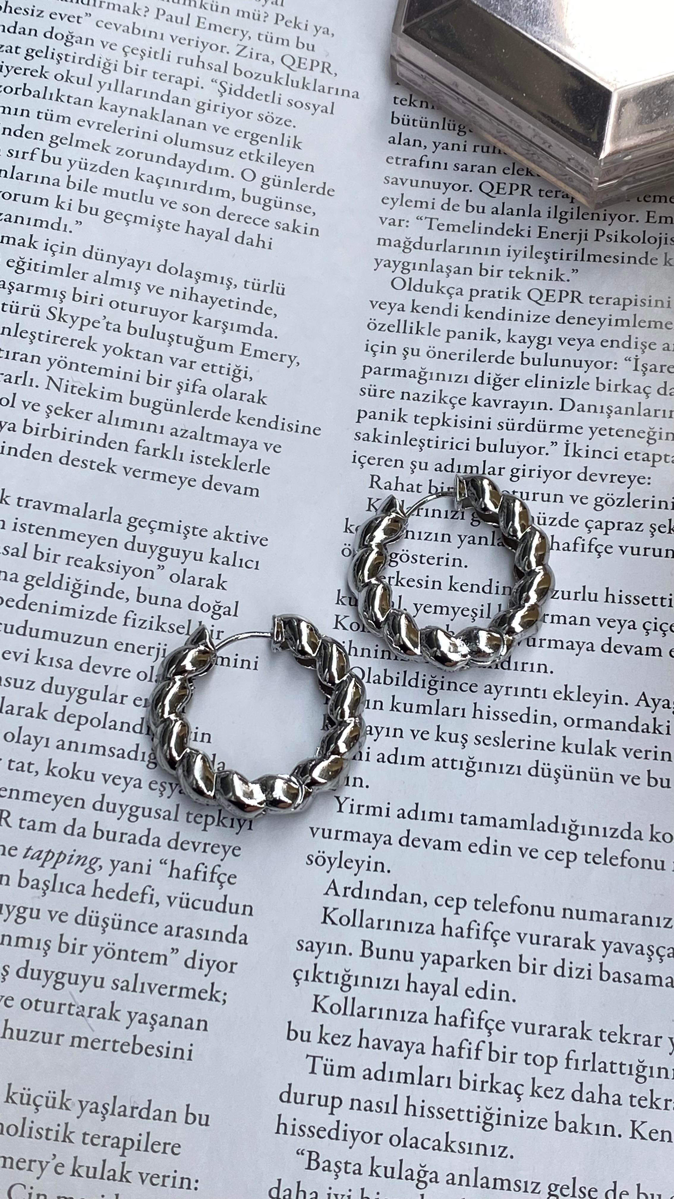 Silver Zirkon Taşlı Özel Seri Yarı Halka Küpe