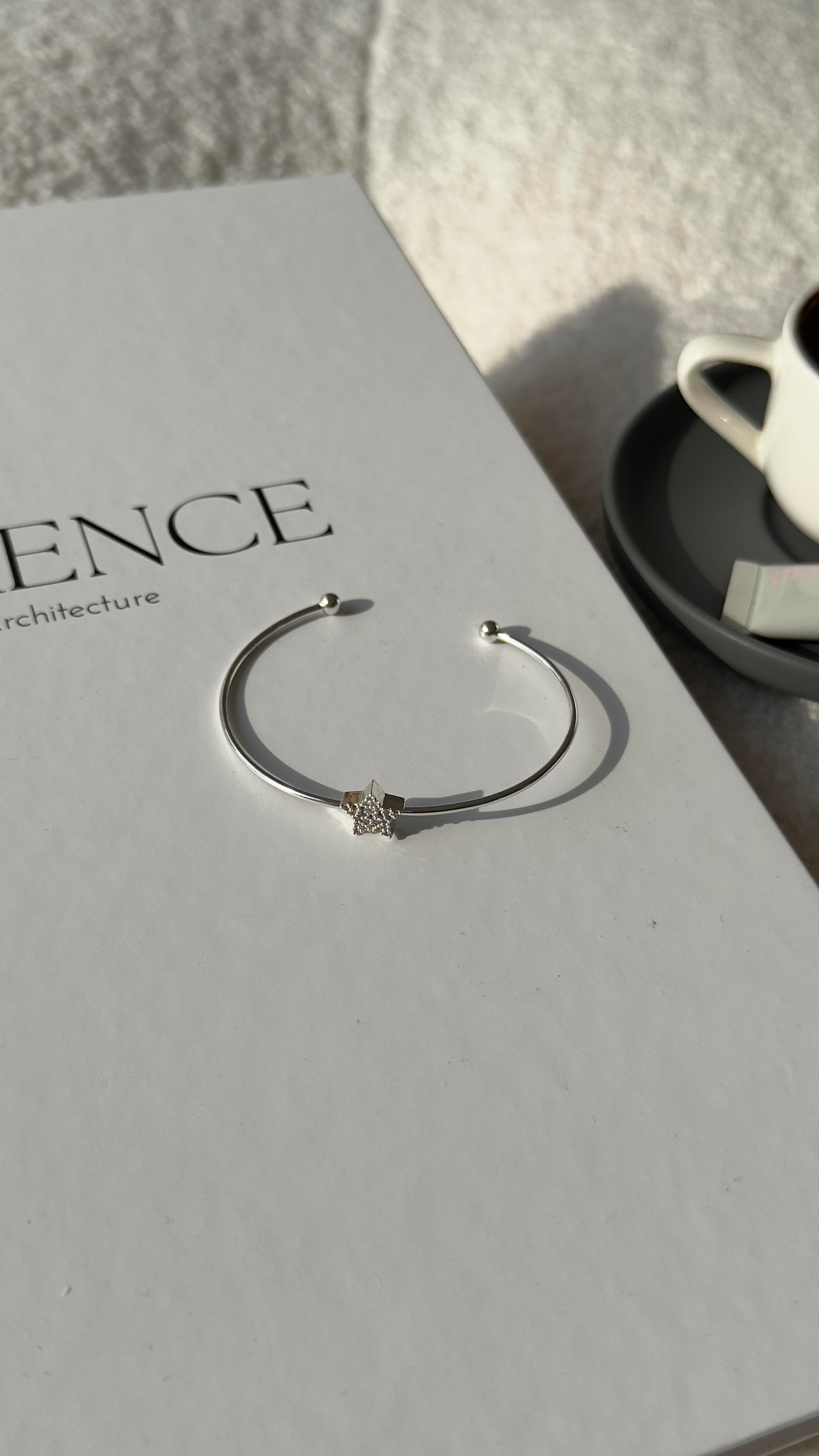 Silver Kelepçe Taşlı Yıldız Detaylı Bileklik