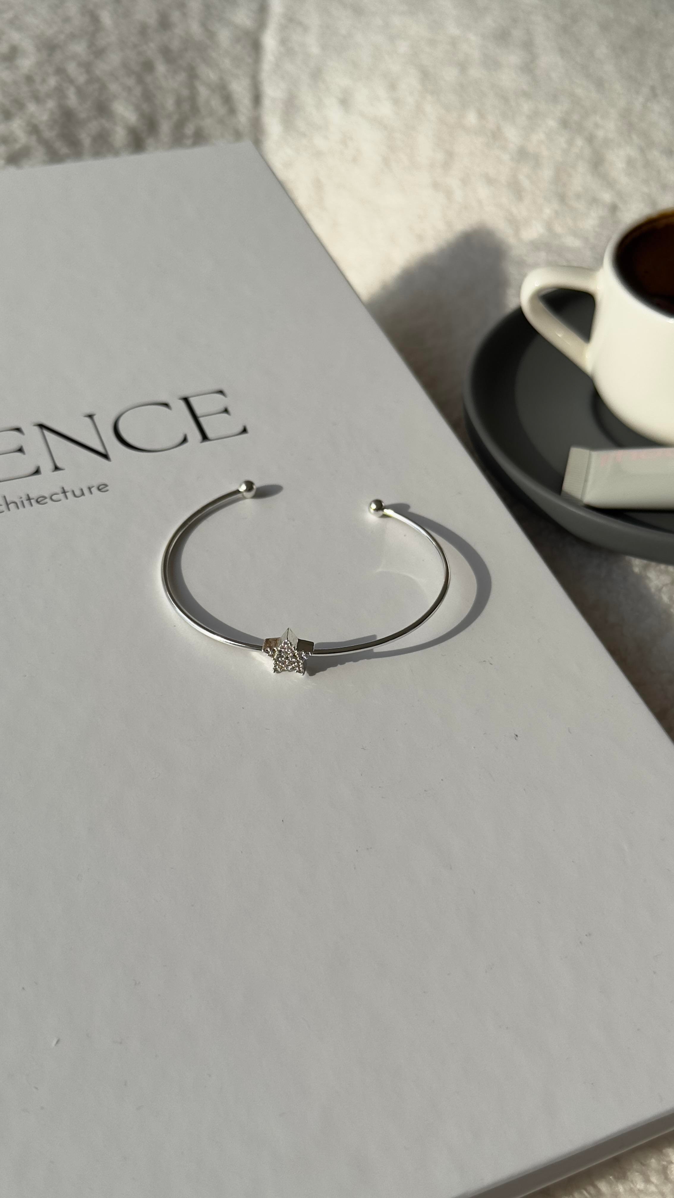 Silver Kelepçe Taşlı Yıldız Detaylı Bileklik