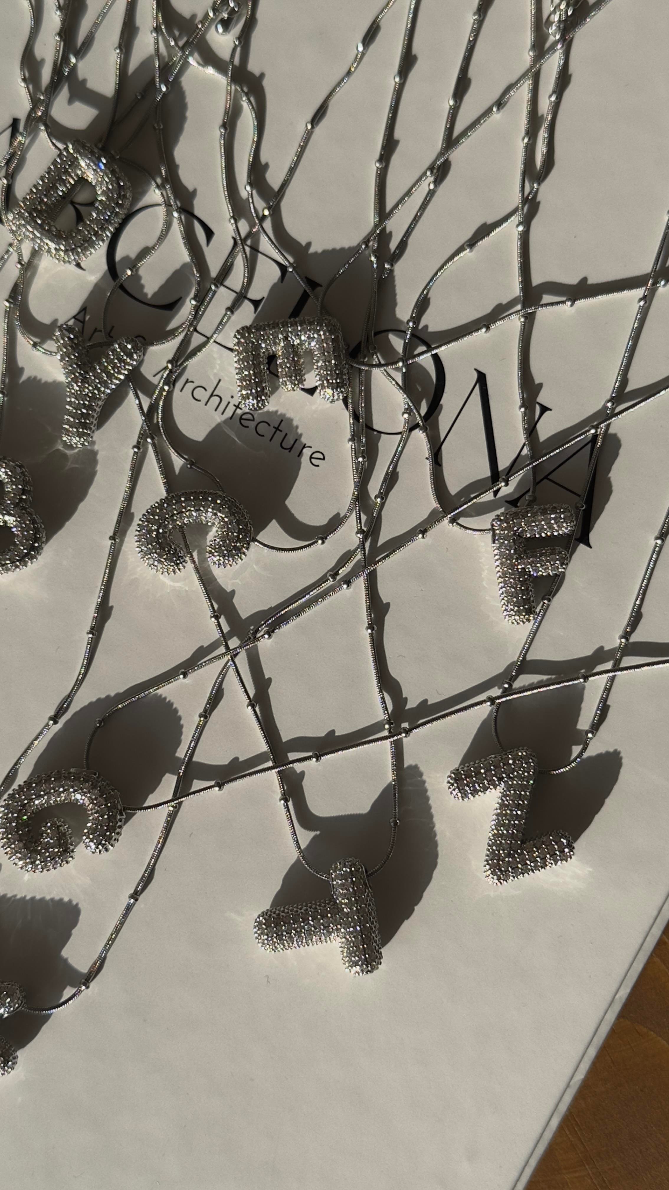 Silver Taşlı Bombeli Harfli Kolye