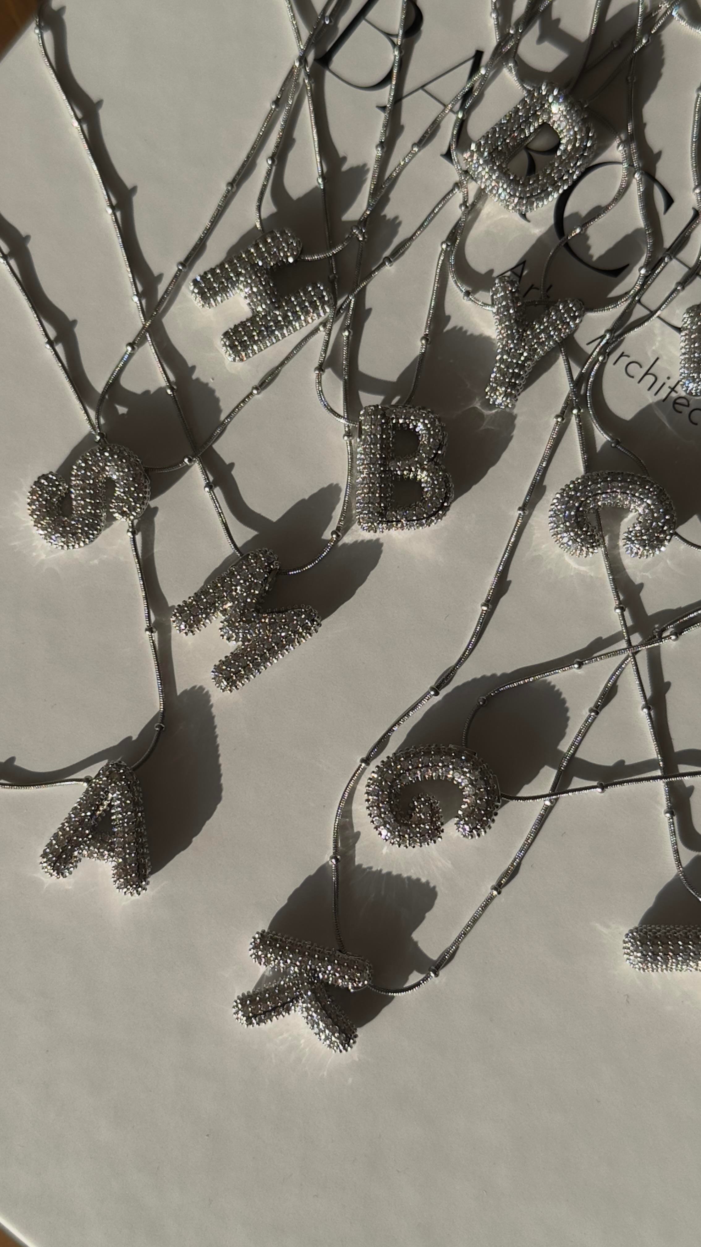 Silver Taşlı Bombeli Harfli Kolye