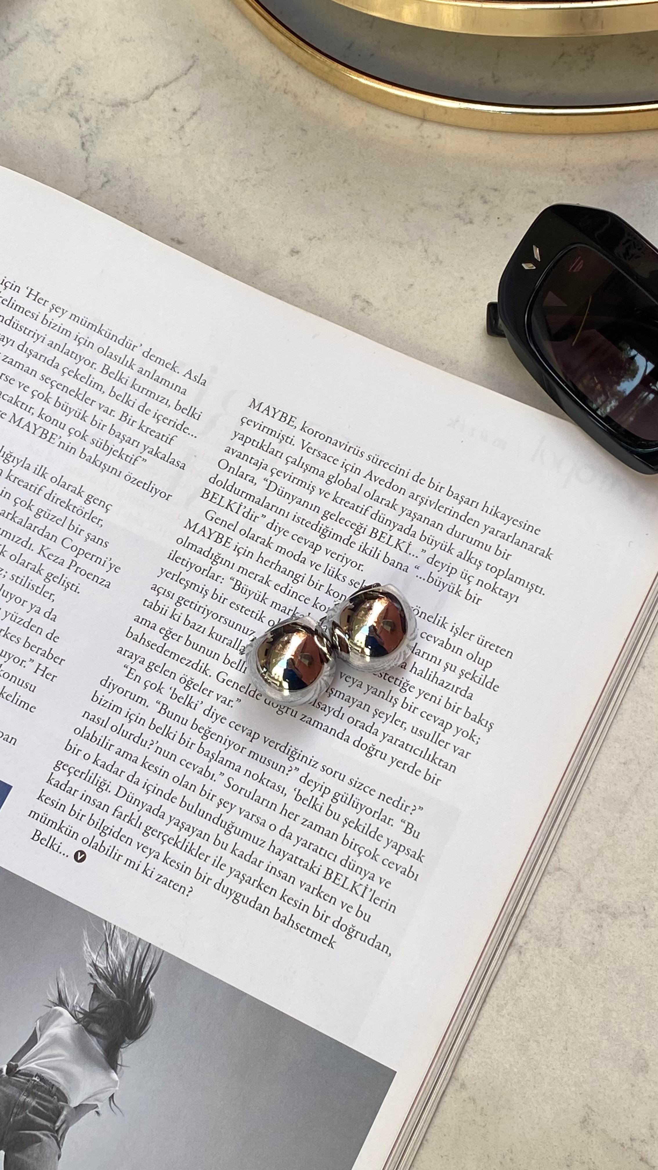 Silver Yan Düz Küçük Yuvarlak Bombeli Küpe