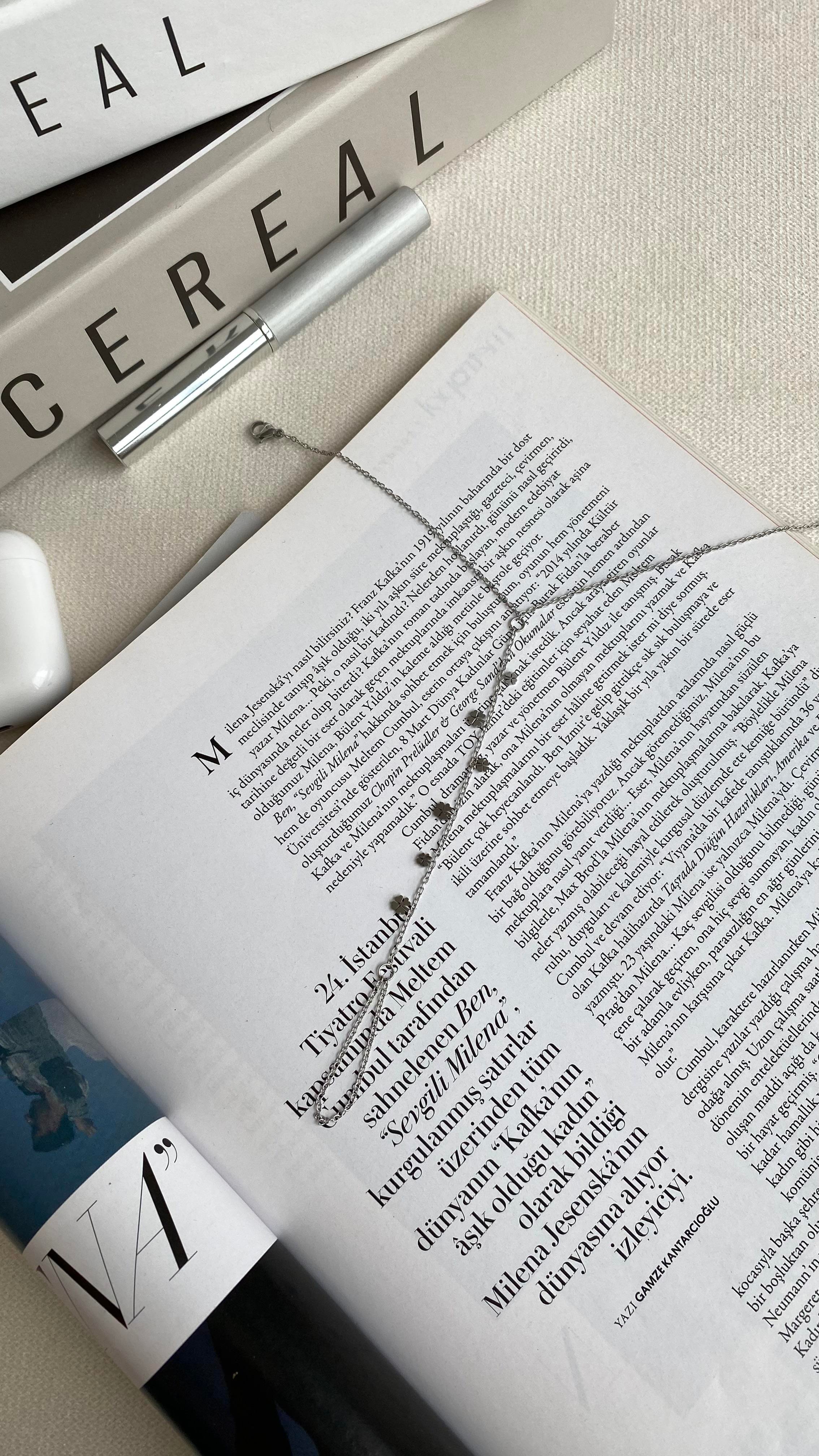 Silver Yonca Charmlı Şahmeran