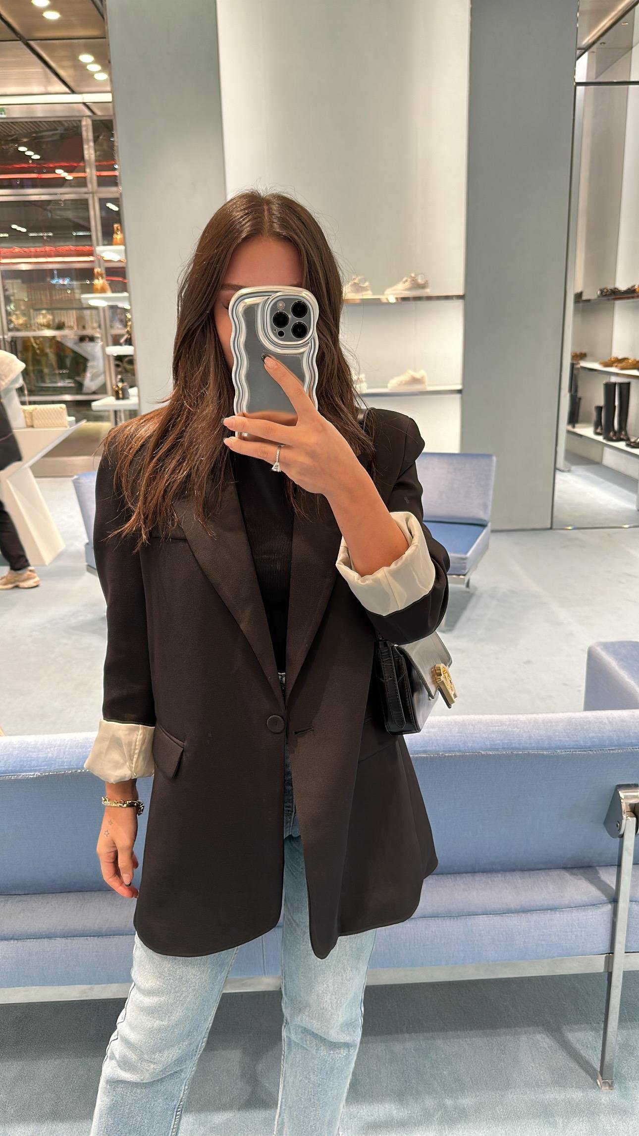 Siyah Arka Yırtmaç Detaylı Vatkalı Blazer Ceket 