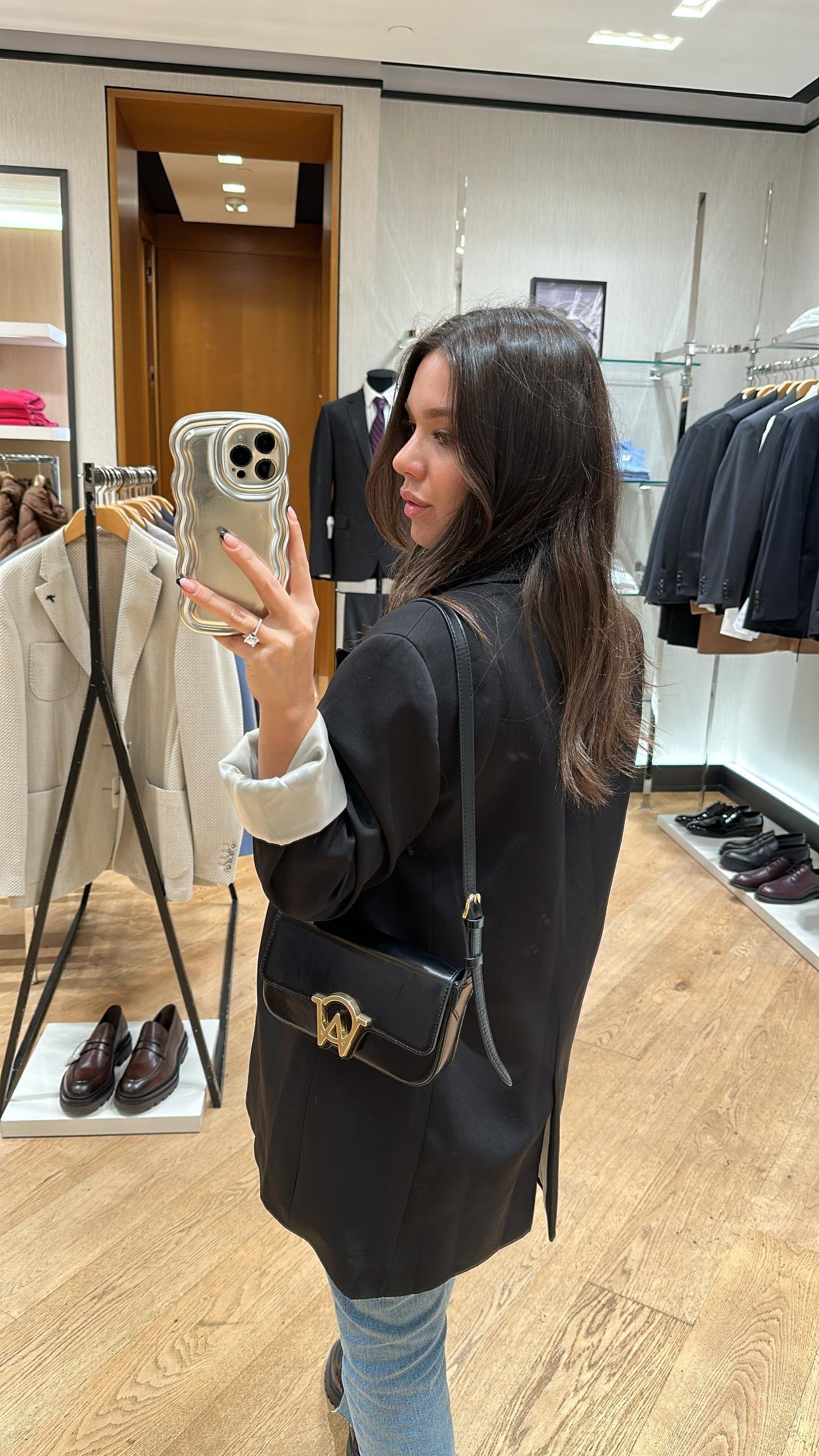 Siyah Arka Yırtmaç Detaylı Vatkalı Blazer Ceket 