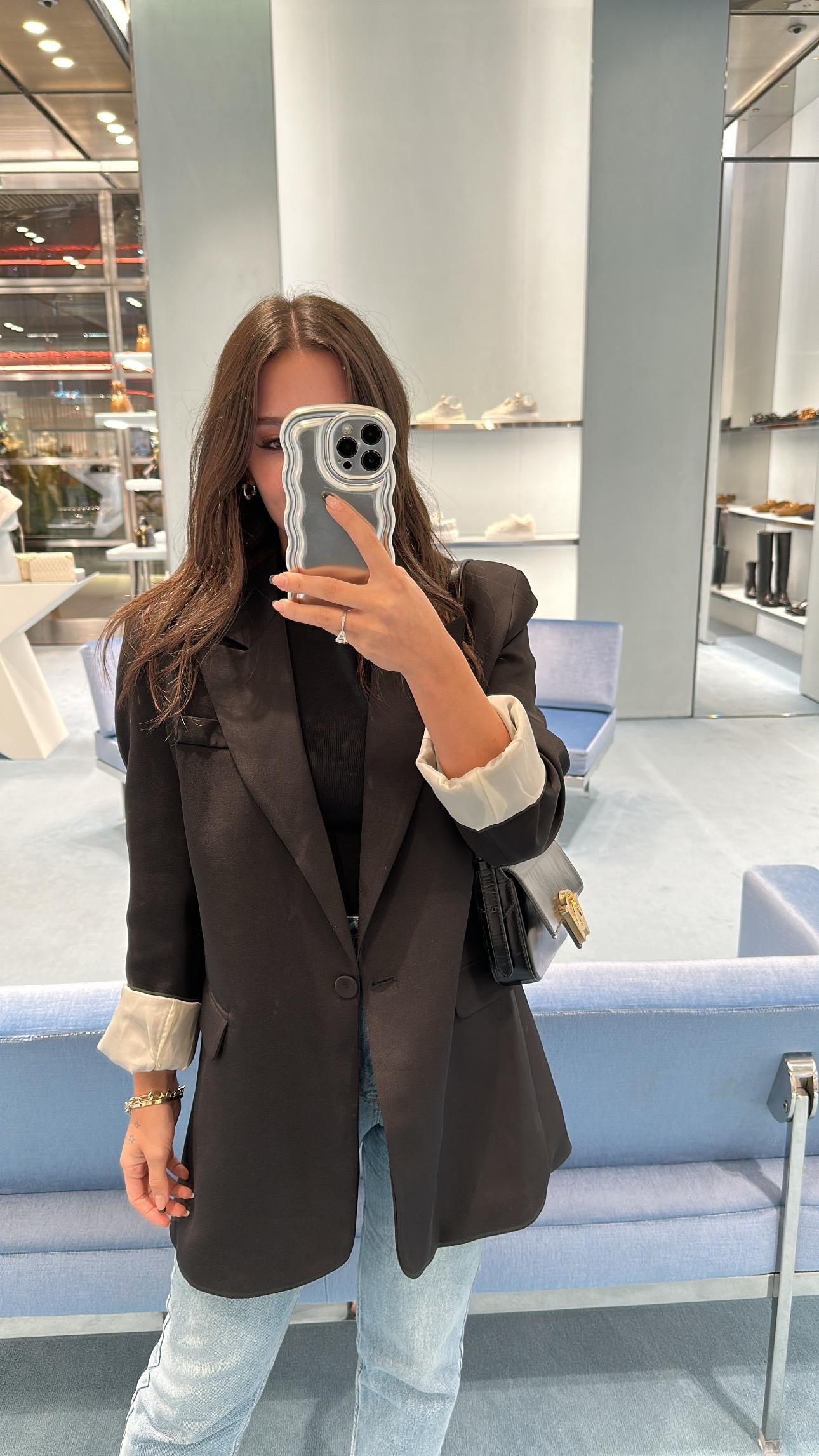 Siyah Arka Yırtmaç Detaylı Vatkalı Blazer Ceket 