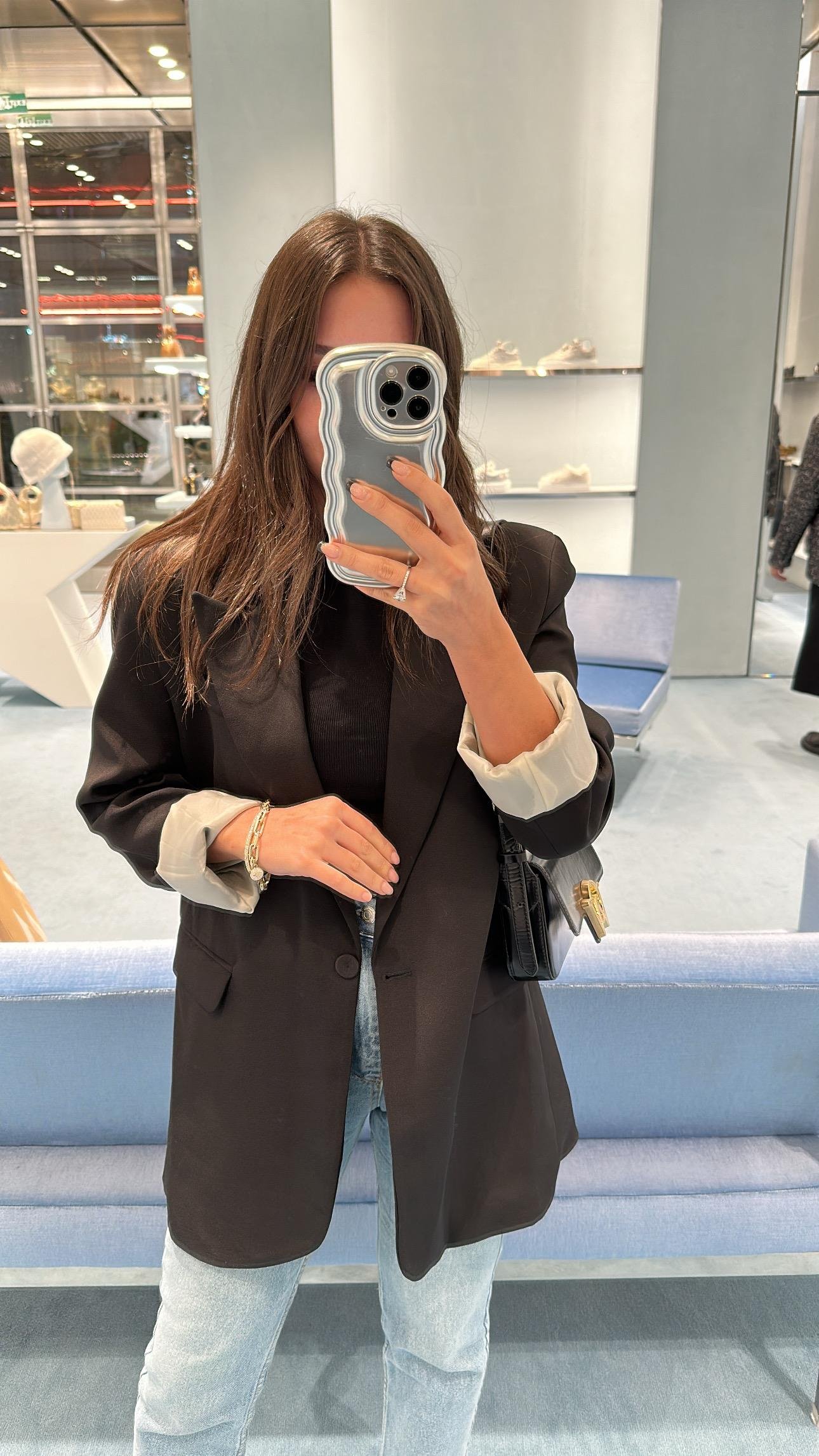 Siyah Arka Yırtmaç Detaylı Vatkalı Blazer Ceket 