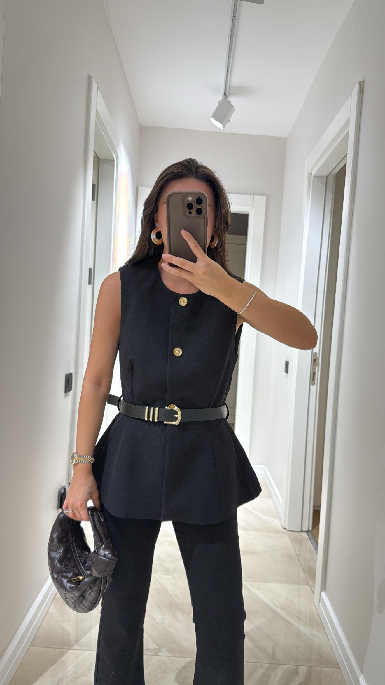 Siyah Bel Kemerli Gold Düğmeli Yelek