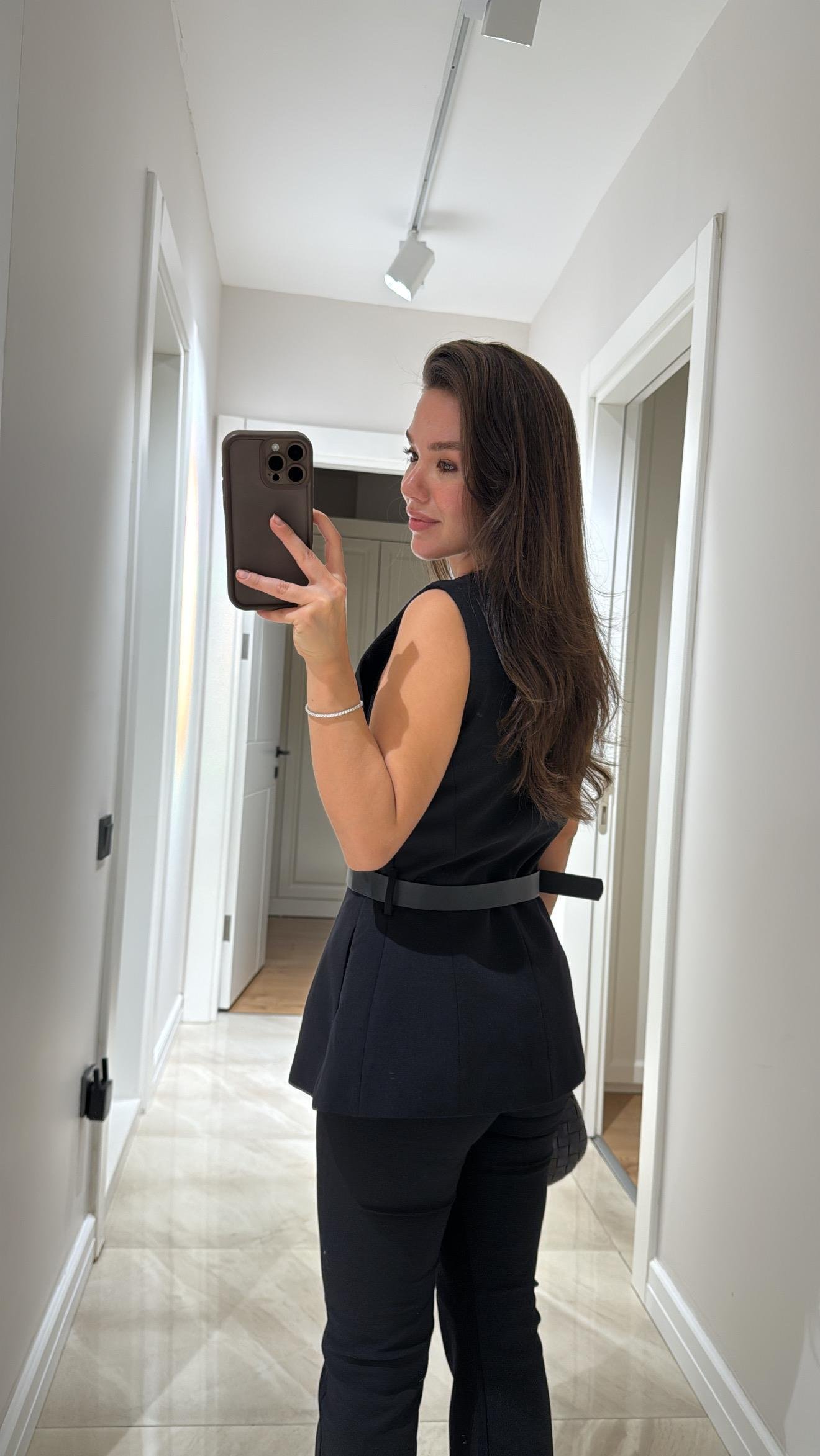 Siyah Bel Kemerli Gold Düğmeli Yelek