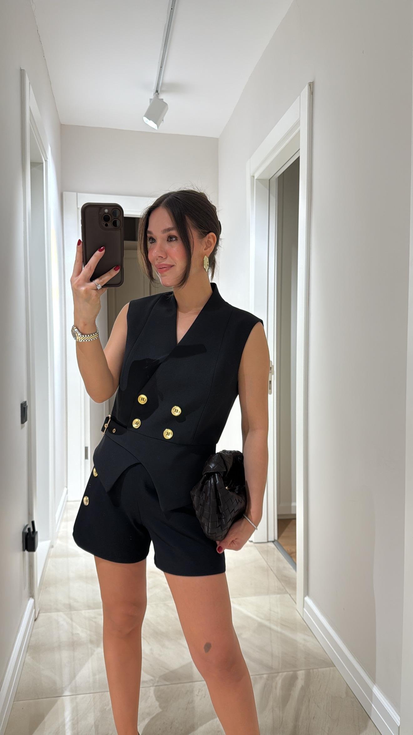 Siyah Bel Kemerli Yelekli Şort Takım