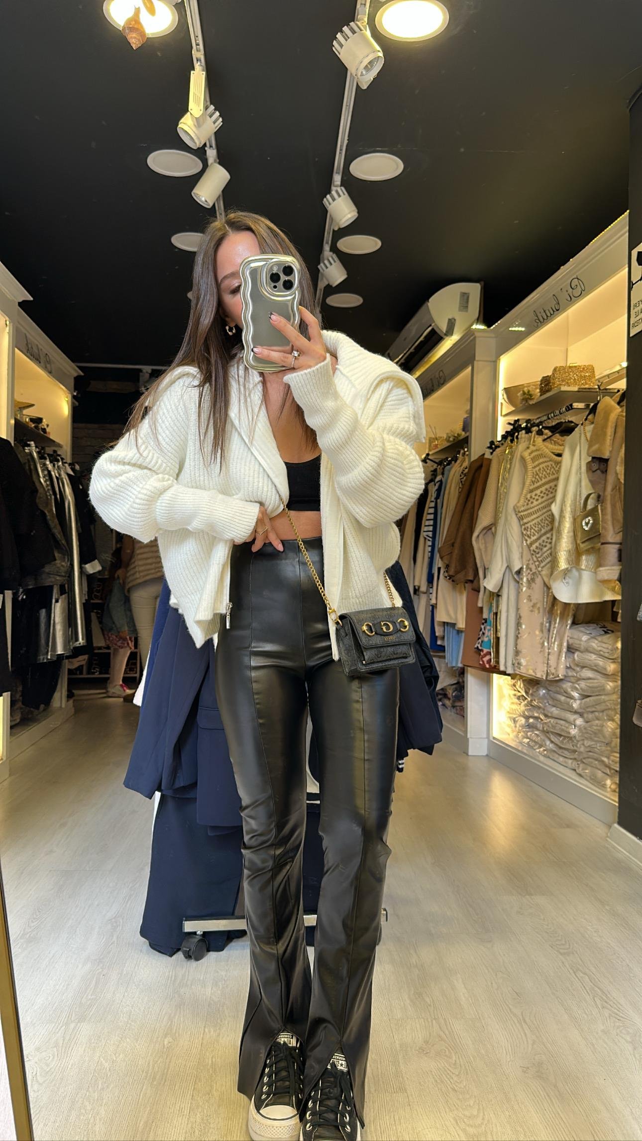 Siyah Beli Lastikli Ön Yırtmaçlı Deri Pantolon