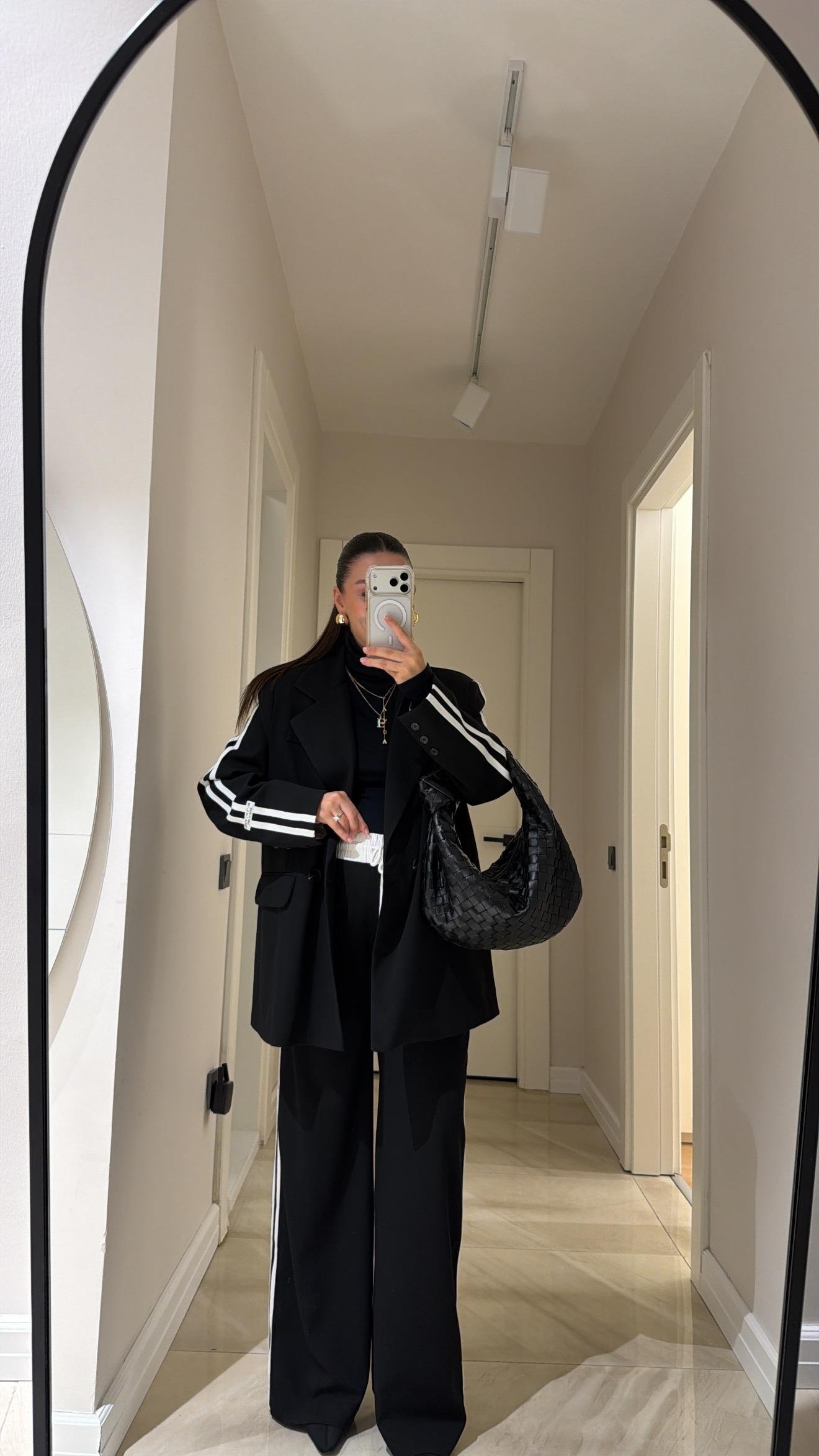 Siyah Beyaz Bel Lastikli Şerit Detaylı Pantolon