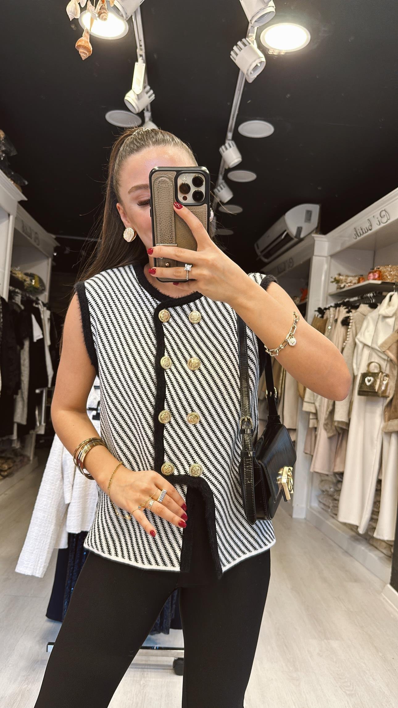 Syah Beyaz Yan Çizgili Gold Düğmeli Marka Model Yelek