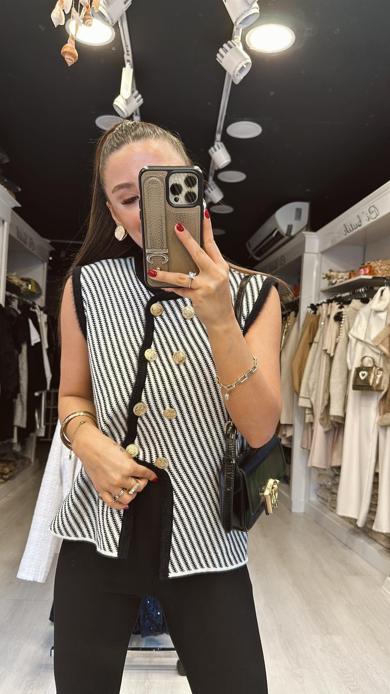 Syah Beyaz Yan Çizgili Gold Düğmeli Marka Model Yelek