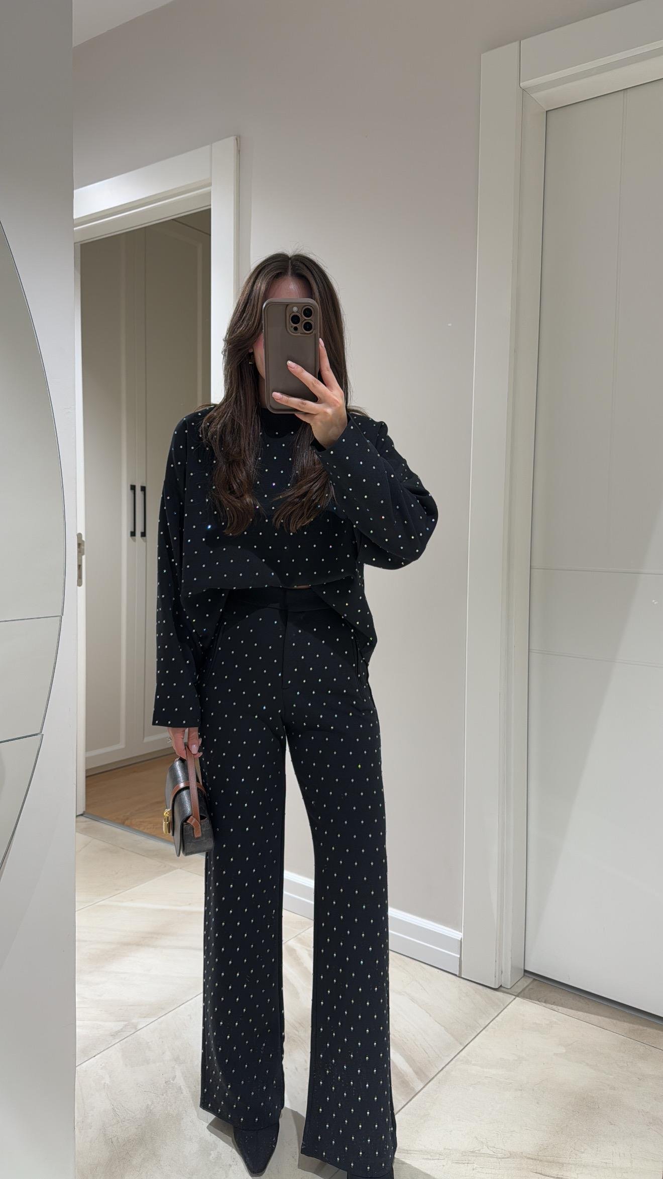 Siyah Bisiklet Yaka Taşlı Pantolon Takım