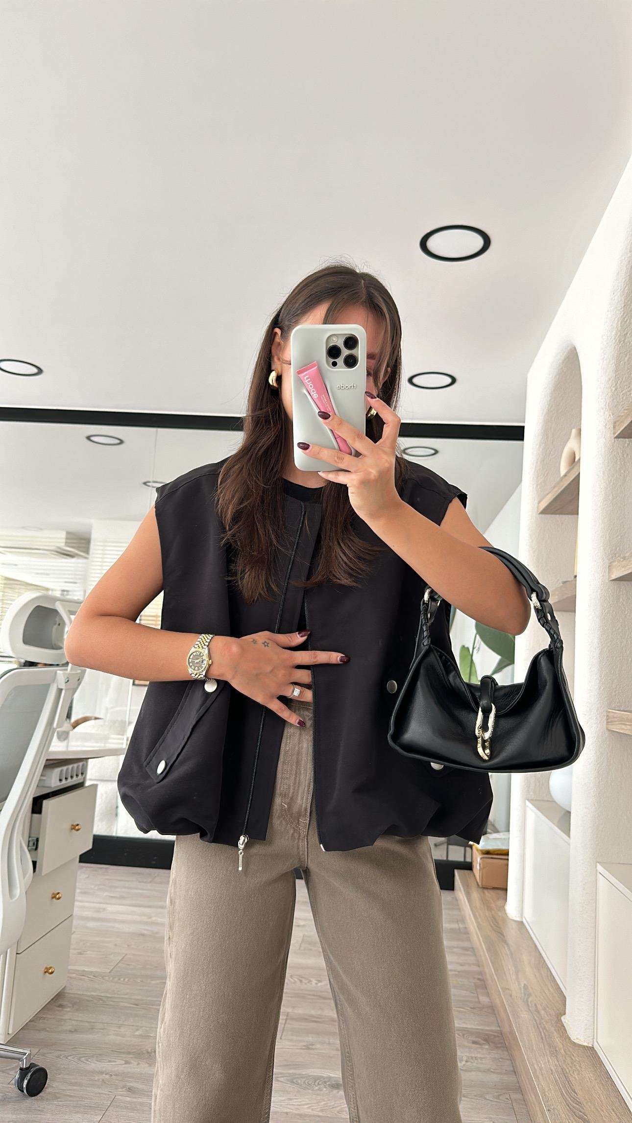 Siyah Cep Detaylı Pileli Bomber Yelek