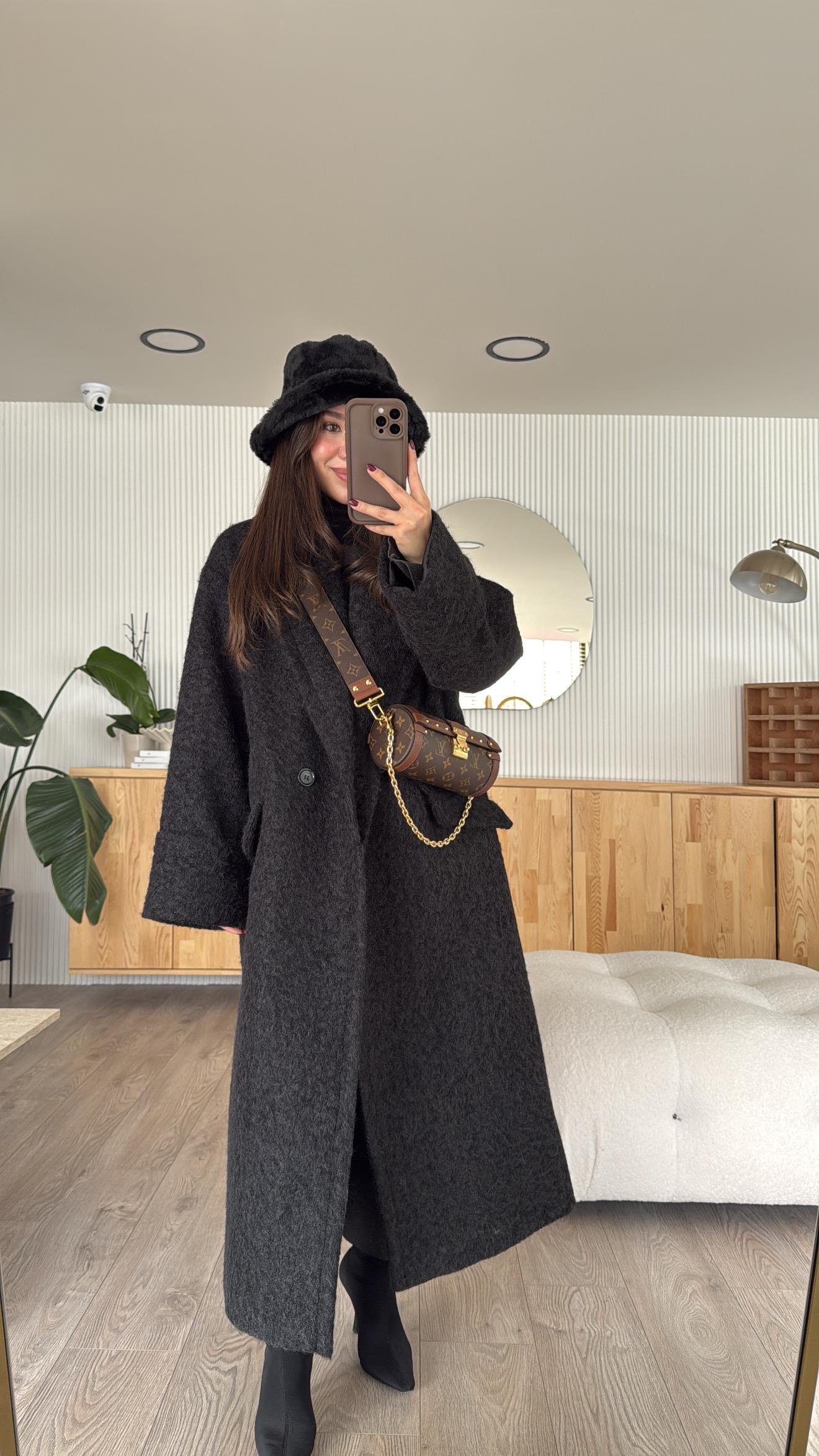 Siyah Cepli Uzun Buklet Kaban