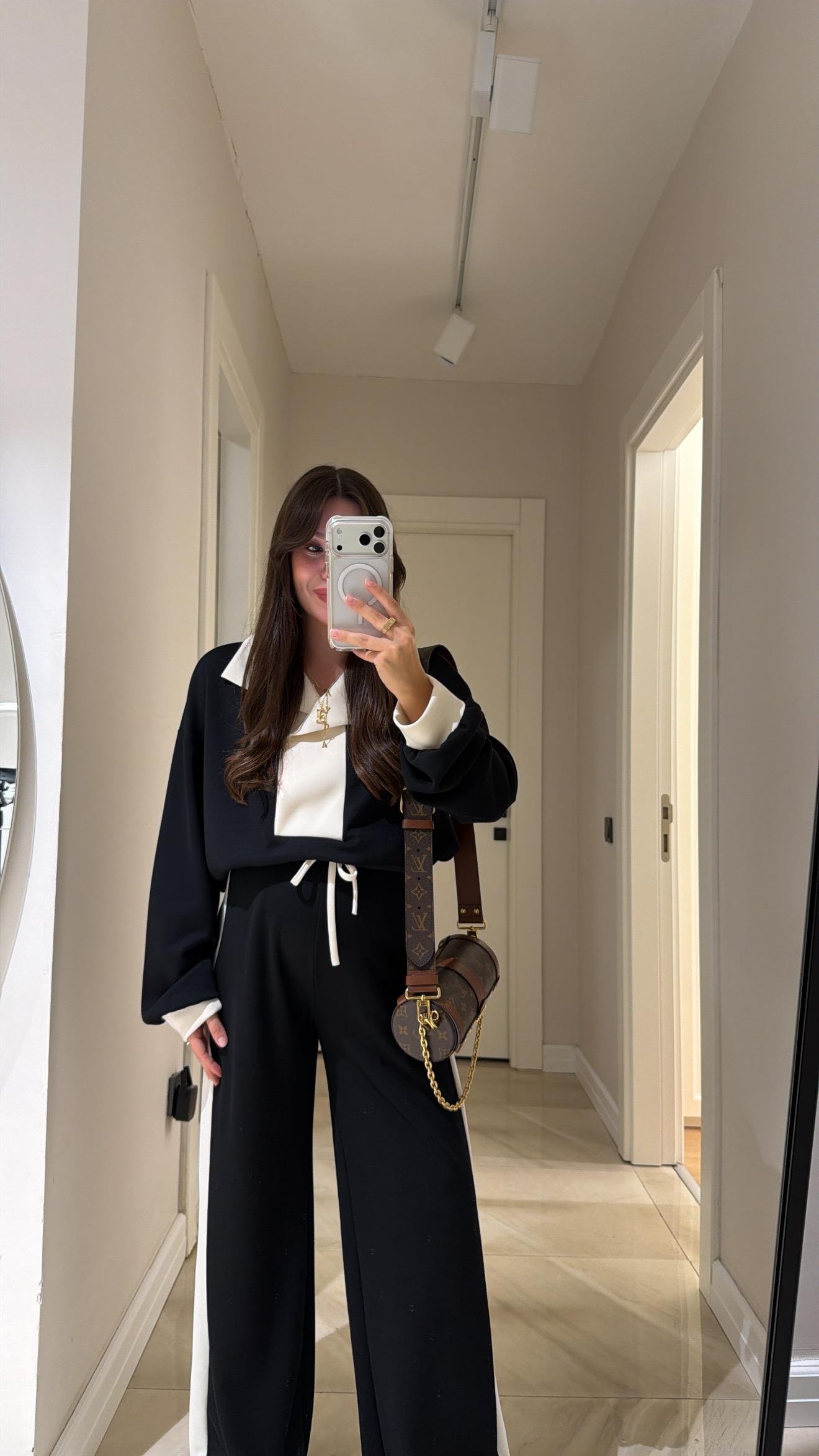 Siyah Ekru Tek Çıtçıt Detaylı Modal Takım