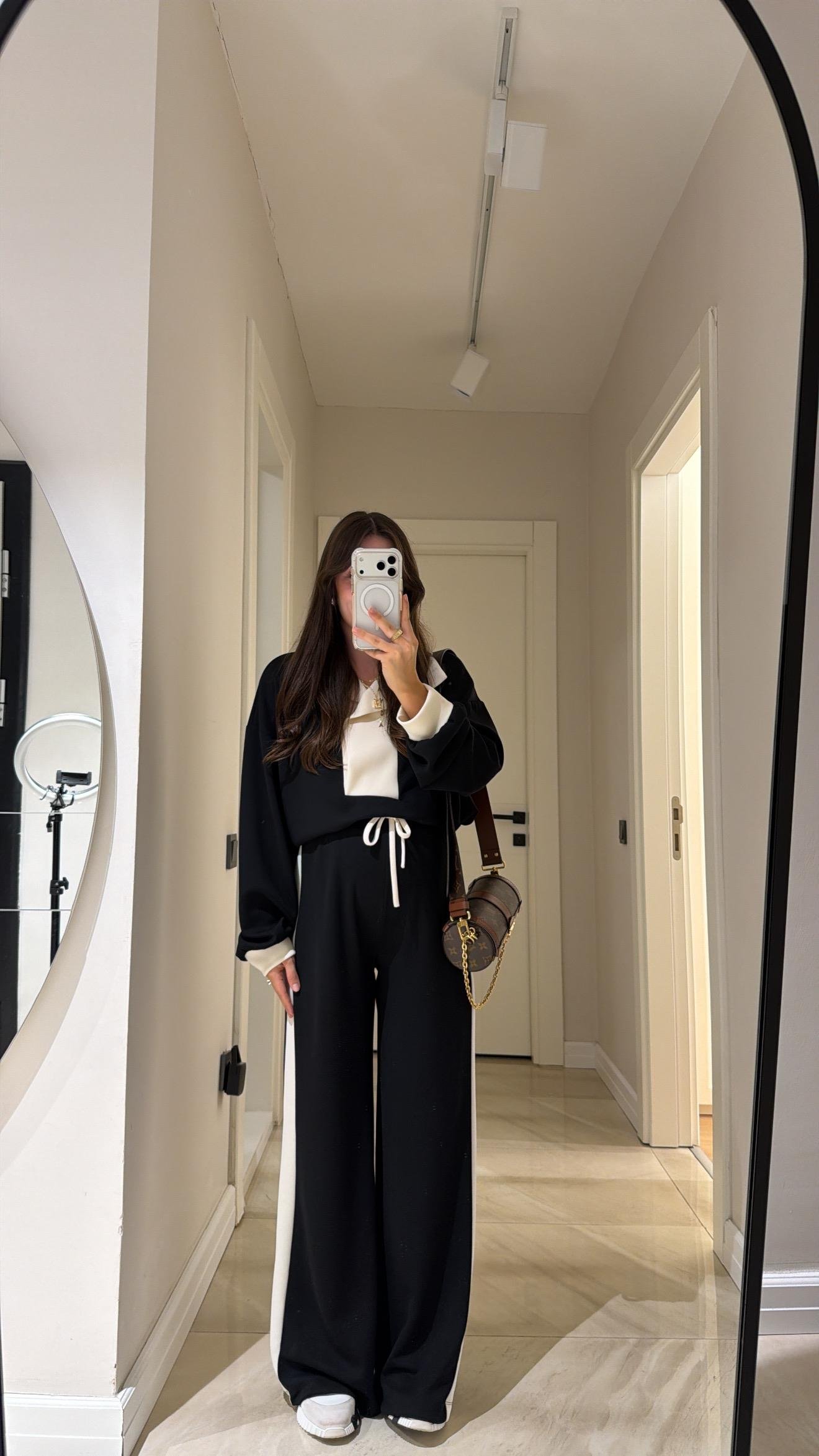 Siyah Ekru Tek Çıtçıt Detaylı Modal Takım