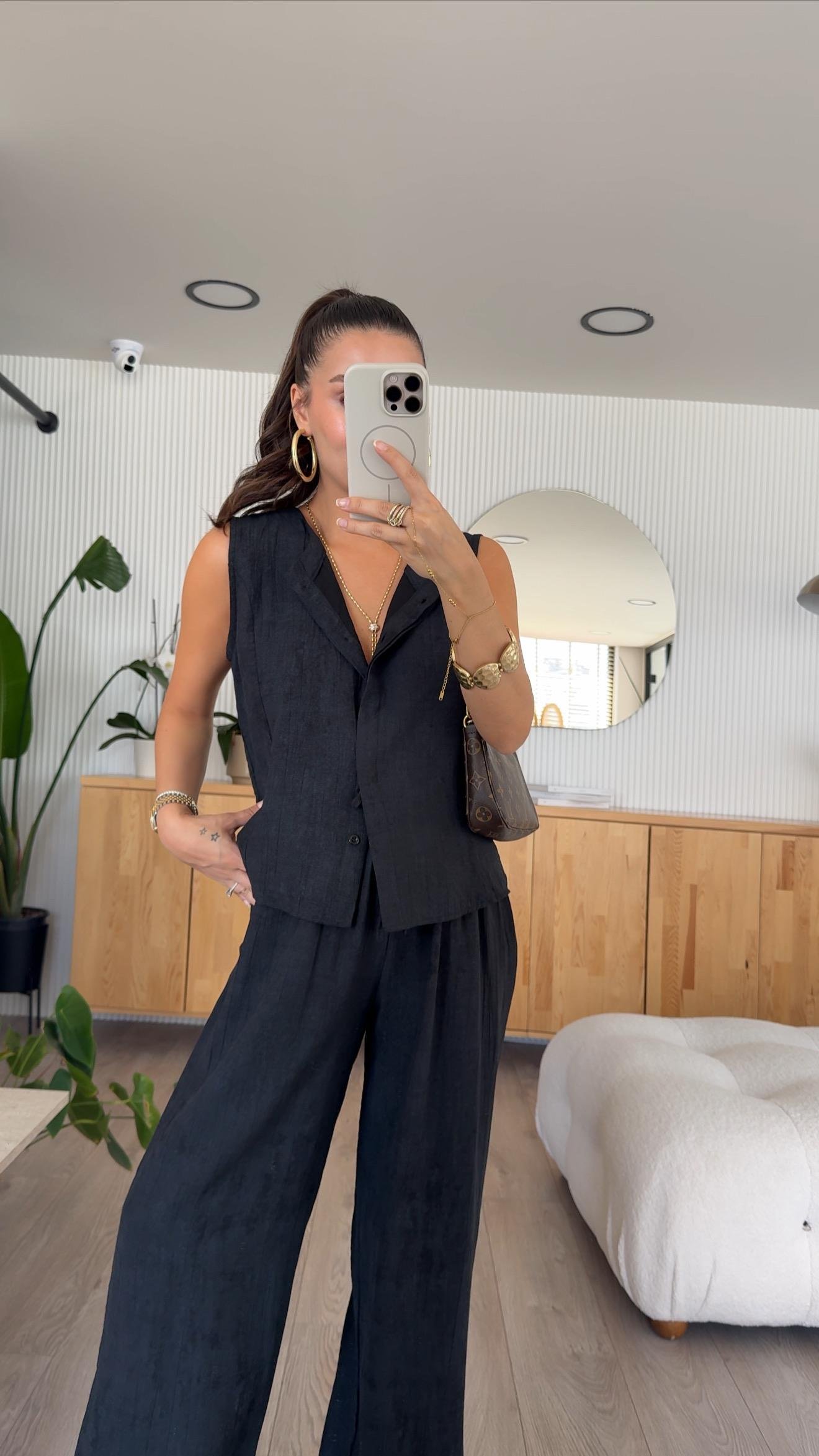 Siyah Gizli Düğmeli Kendinden Desenli Pantolon Takım