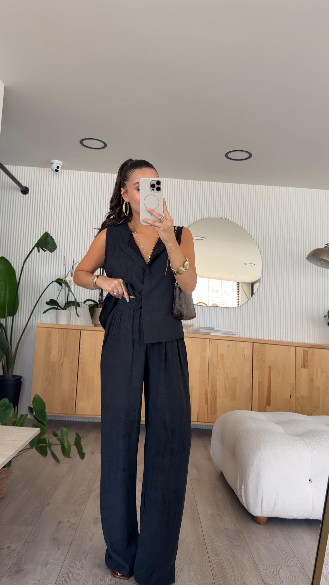 Siyah Gizli Düğmeli Kendinden Desenli Pantolon Takım